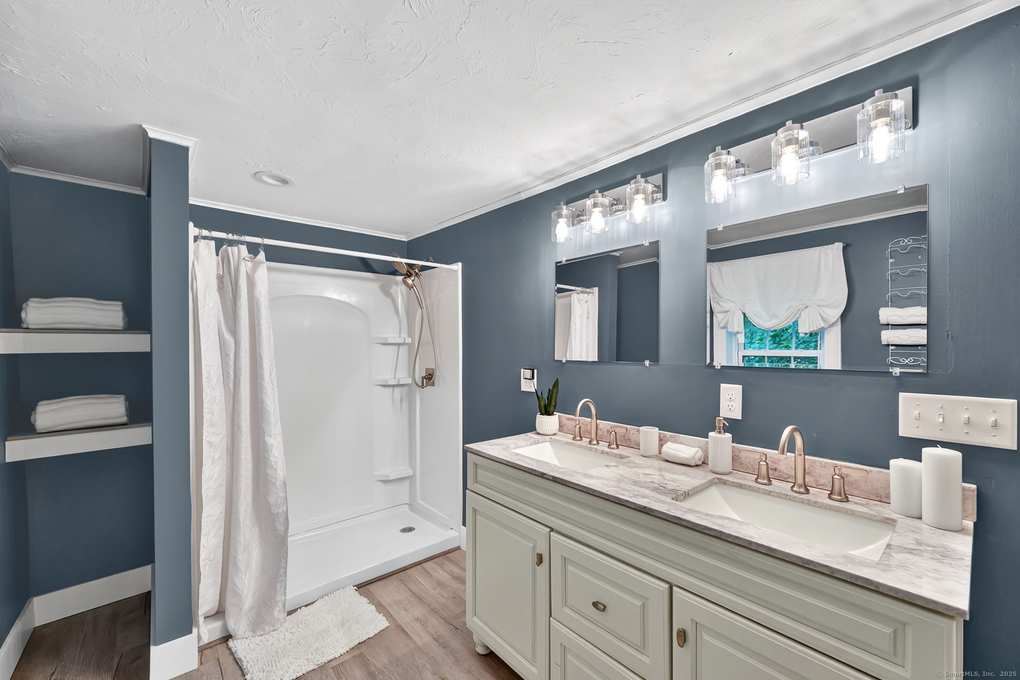 Pomfret, Connecticut, 06259, United States, 3 Bedrooms Bedrooms, ,3 BathroomsBathrooms,Residential,For Sale,1925586