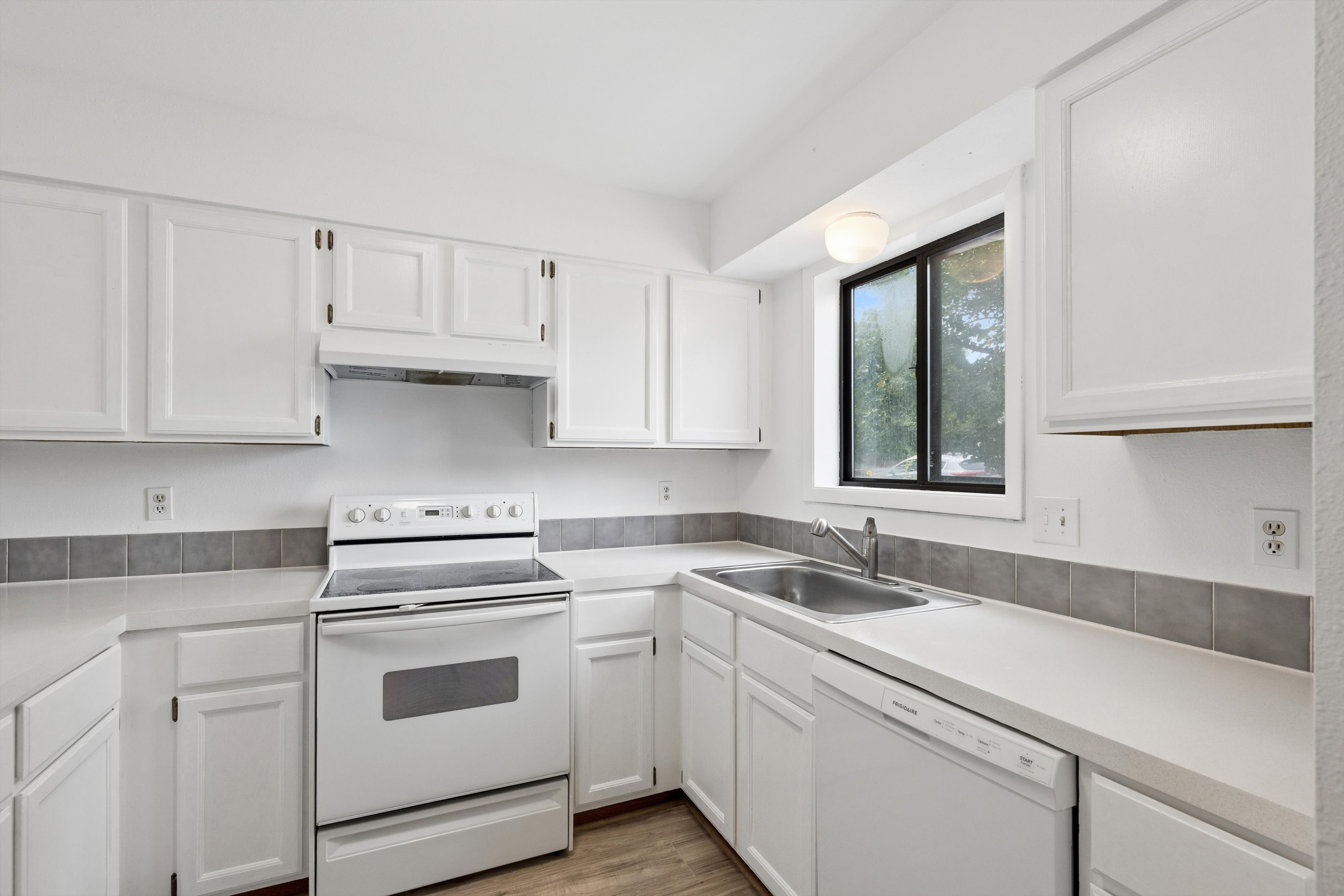  Duplex in Louisville - Each Unit is 2 Bedrooms/1 Bath - 物件實景