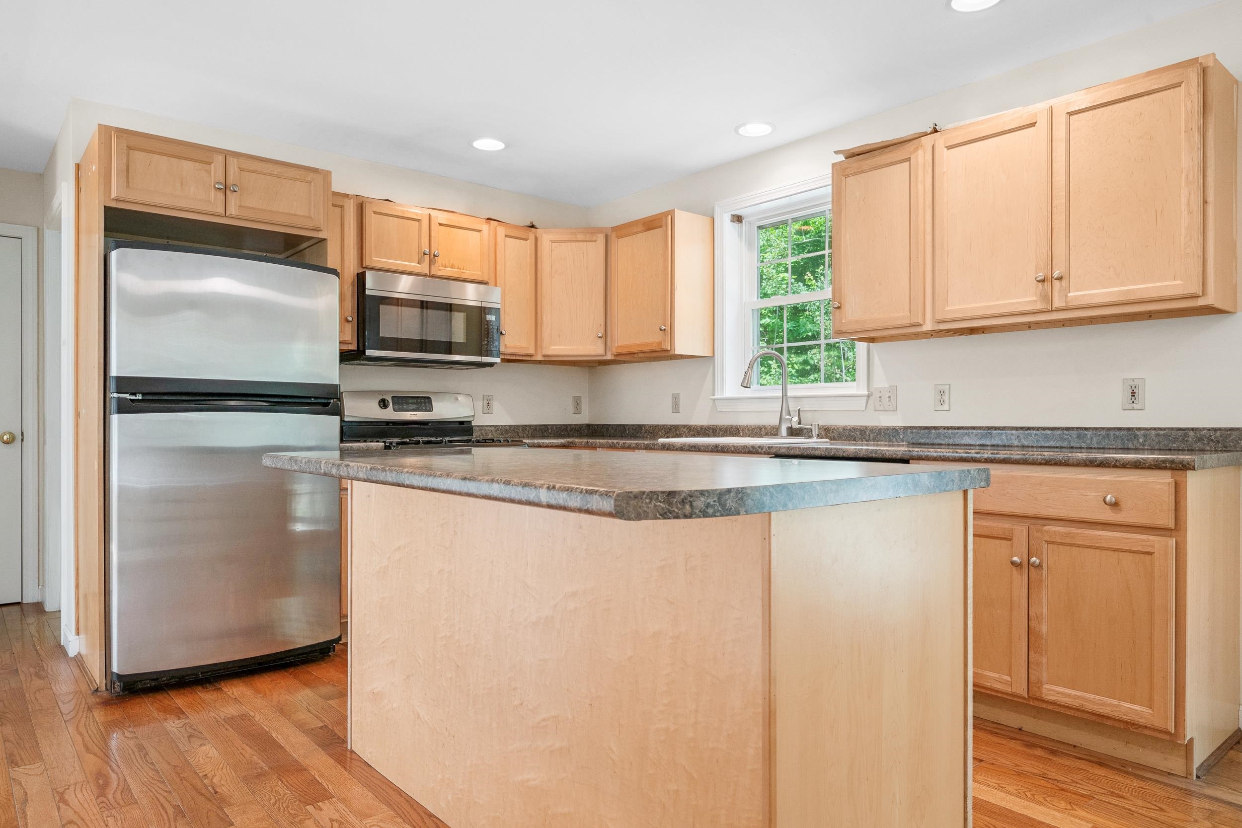 Conway, New Hampshire, 03813, United States, 3 Bedrooms Bedrooms, ,2 BathroomsBathrooms,Residential,For Sale,1906955