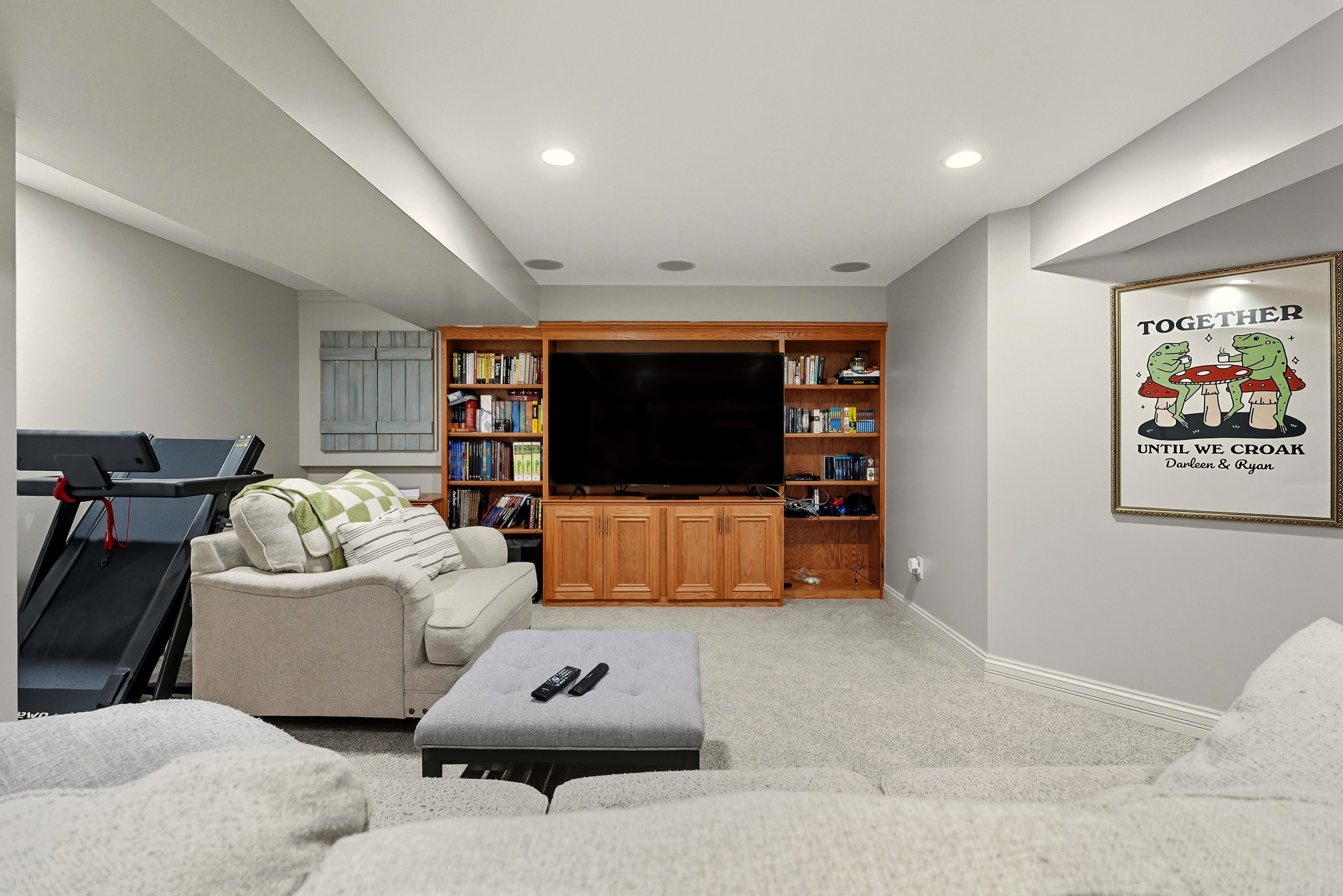 Louisville, Kentucky, 40220, United States, 3 Bedrooms Bedrooms, ,4 BathroomsBathrooms,Residential,For Sale,1979535