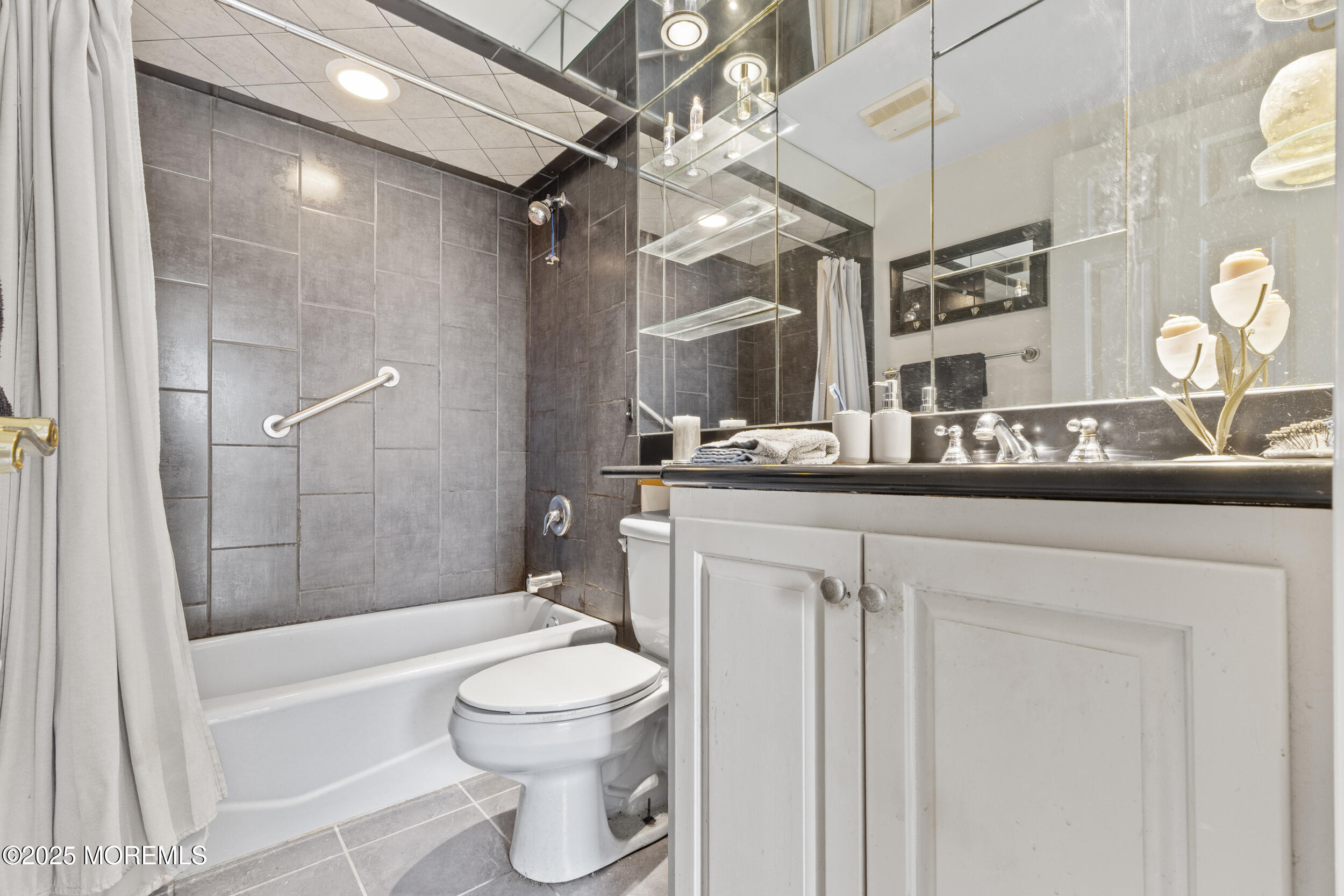 Monmouth Beach, New Jersey, 07750, United States, 1 Bedroom Bedrooms, ,1 BathroomBathrooms,Residential,For Sale,1870006