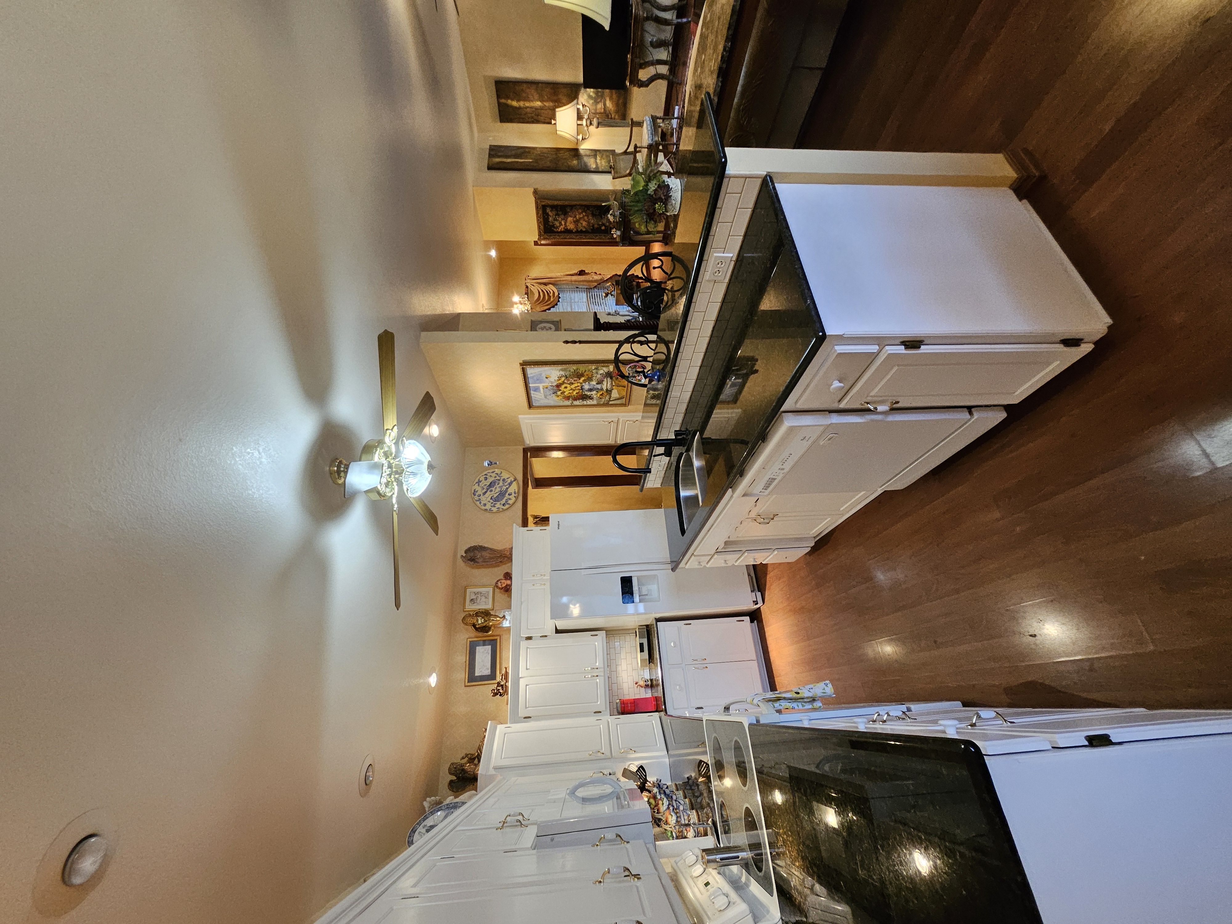 Pierce City, Missouri, 65723, United States, 5 Bedrooms Bedrooms, ,3 BathroomsBathrooms,Residential,For Sale,1984282