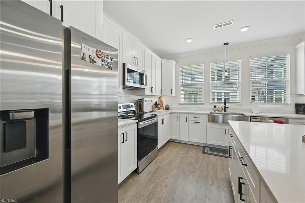 Norfolk Va, Virginia, 23518, United States, 2 Bedrooms Bedrooms, ,3 BathroomsBathrooms,Residential,For Sale,1866768