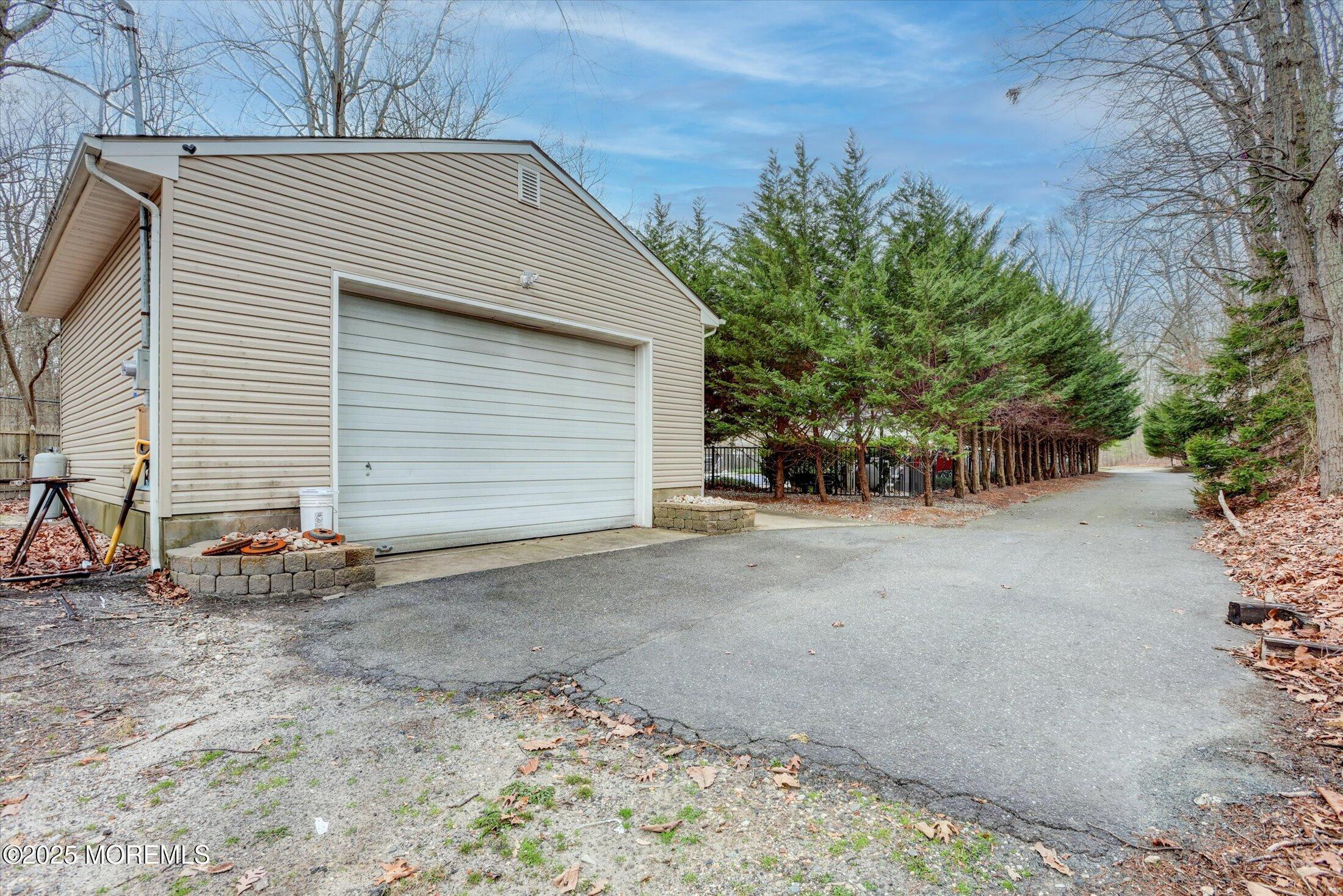Jackson, New Jersey, 08527, United States, 3 Bedrooms Bedrooms, ,2 BathroomsBathrooms,Residential,For Sale,1931197