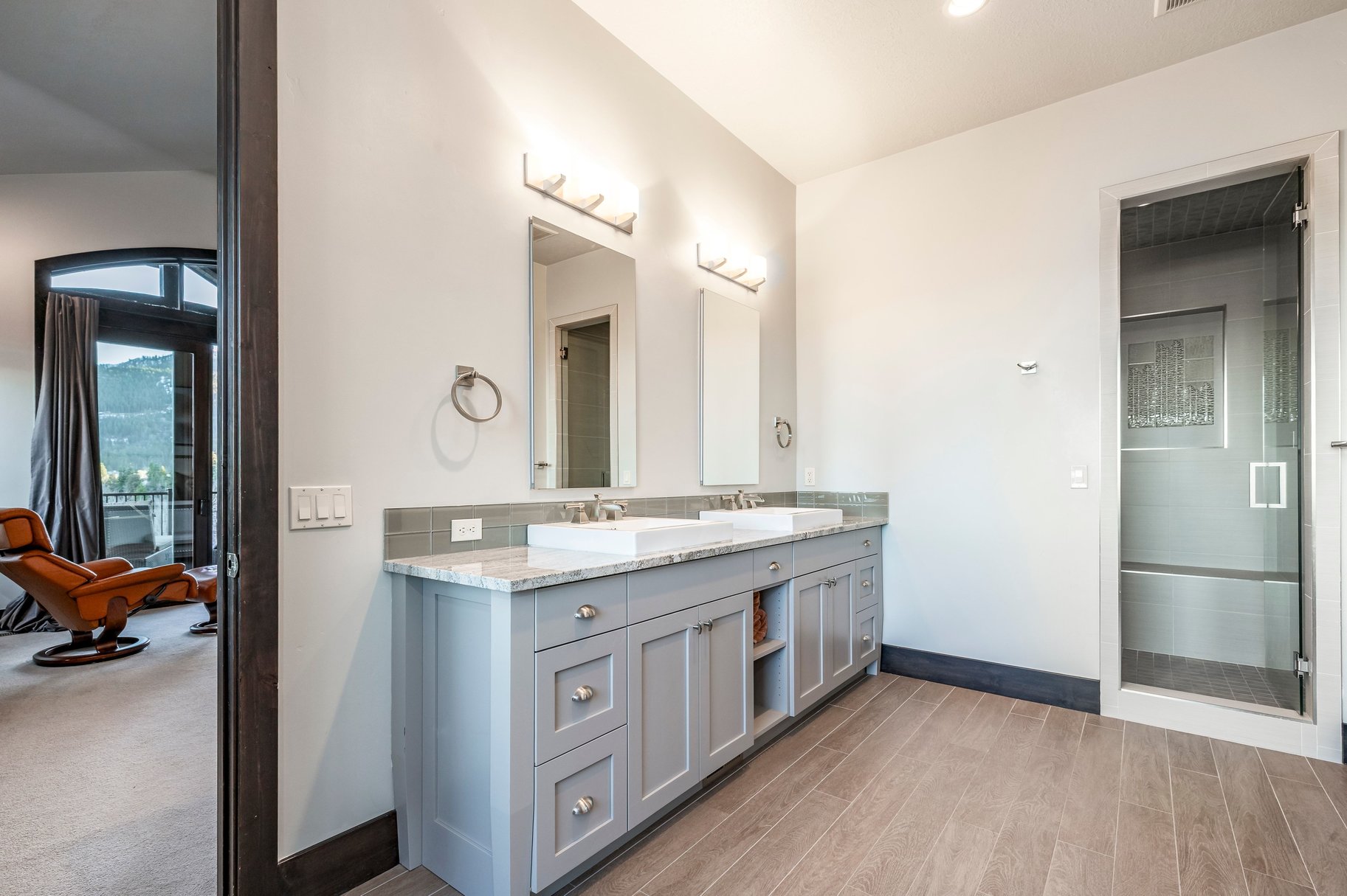  Views, Privacy and Main Level Living in a Gated Community - 物件實景