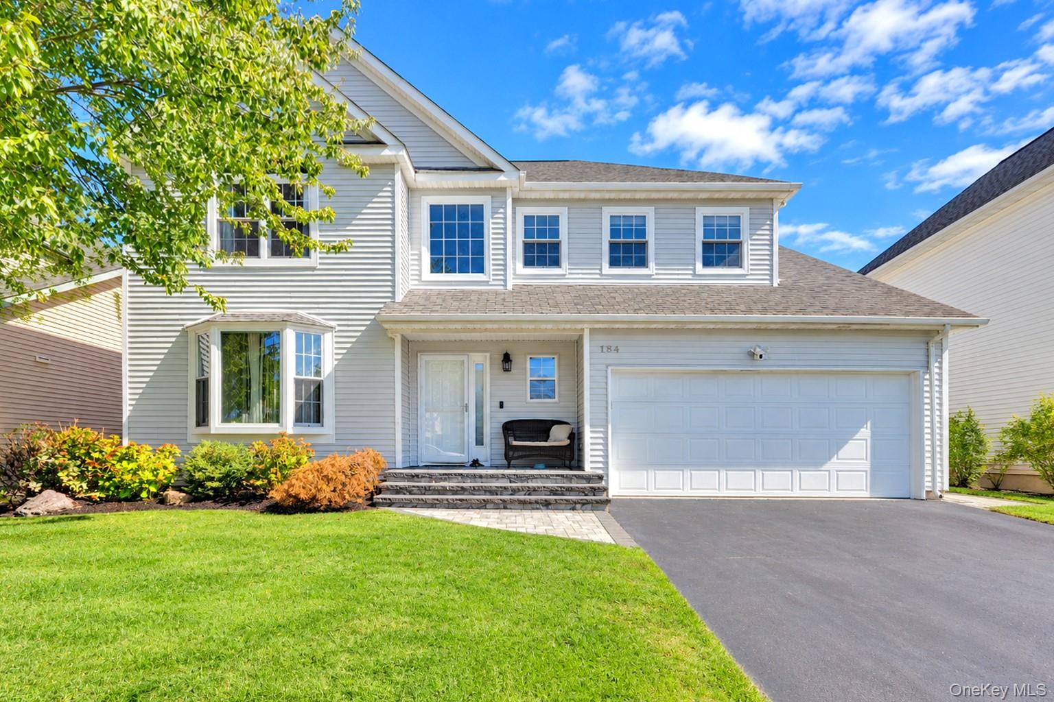 Cranberry Ct, Melville, NY 11747