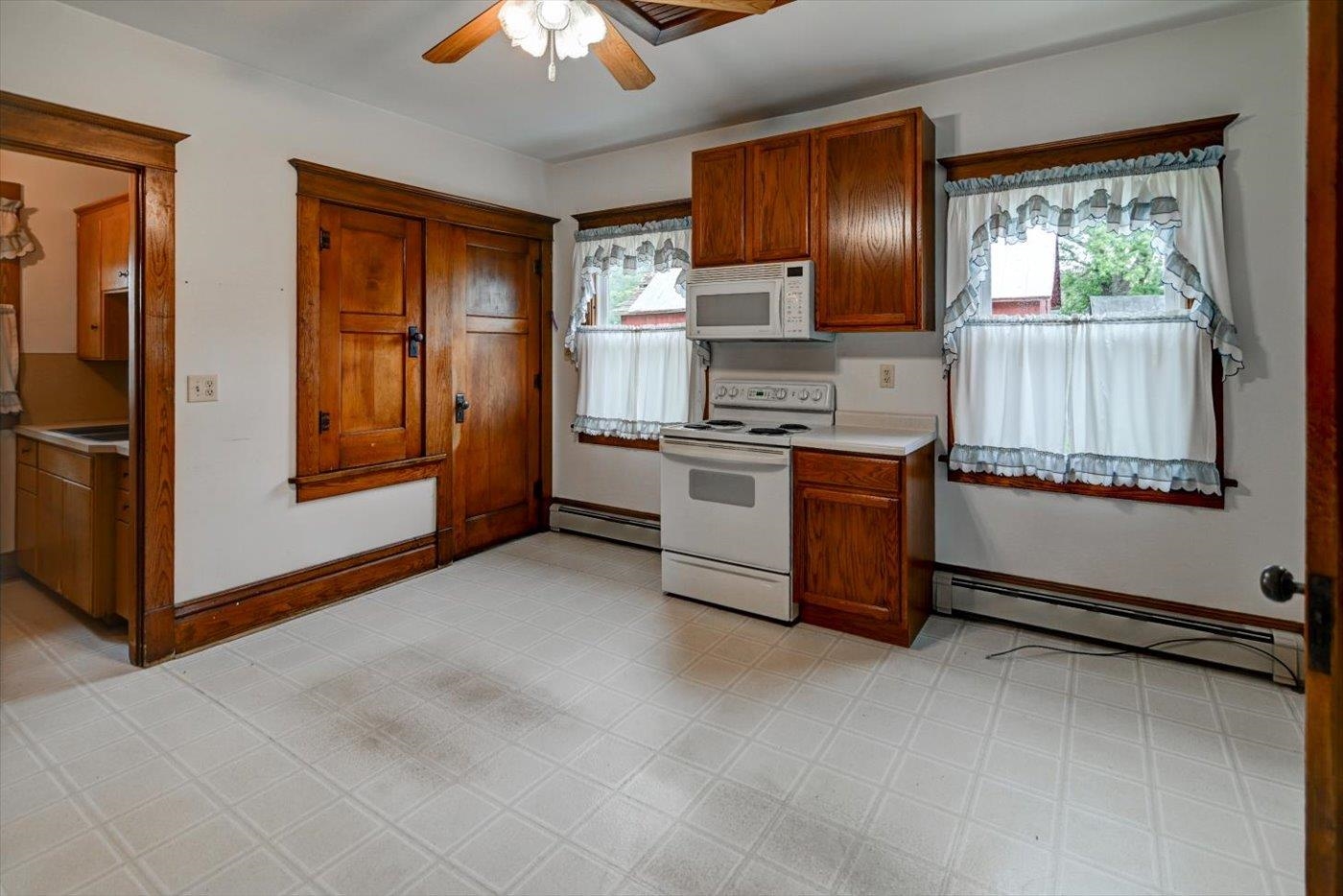 Mazomanie, Wisconsin, 53560, United States, 4 Bedrooms Bedrooms, ,2 BathroomsBathrooms,Residential,For Sale,1902968