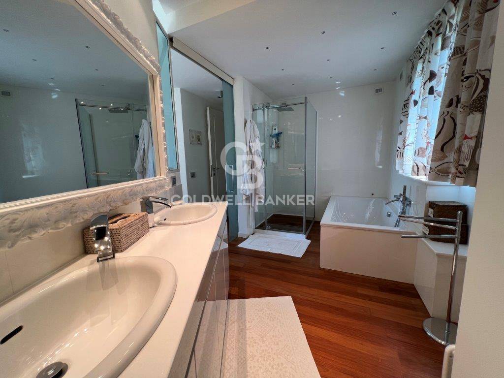 via dazzi, Forte dei Marmi, Lucca, 55042, IT, 5 Bedrooms Bedrooms, ,5 BathroomsBathrooms,Residential,For Sale,via dazzi,1620153