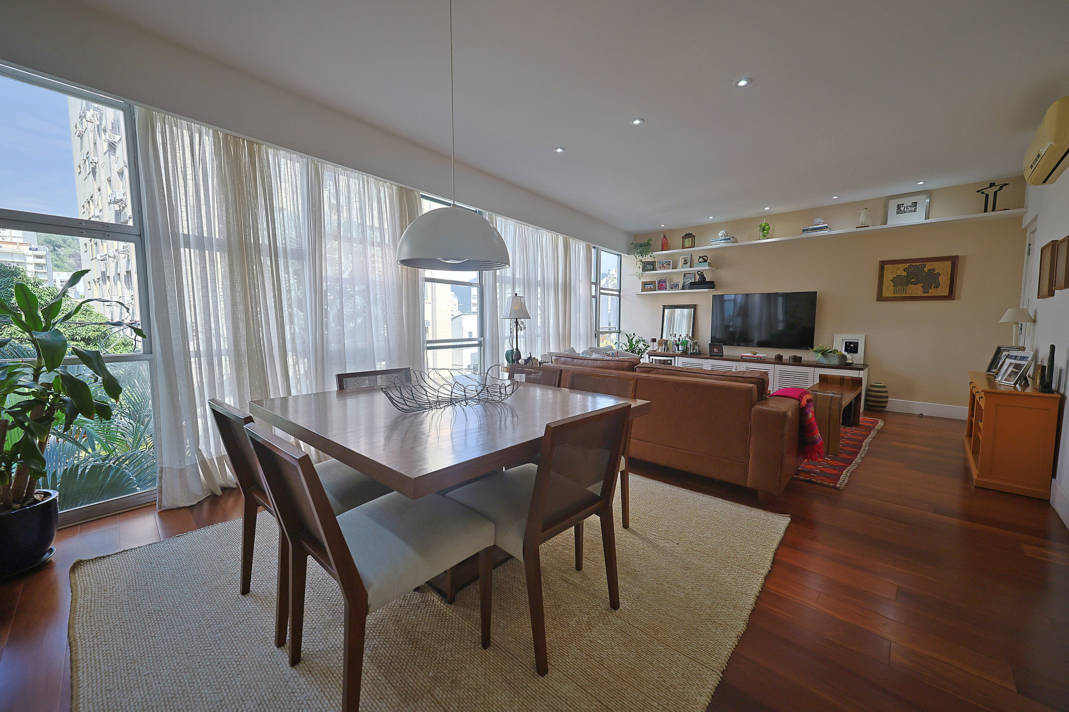  Lagoa  Sacopã Street  3 Bedrooms  1 Suite  1 Parking Space  Fully Renovated - 物件實景