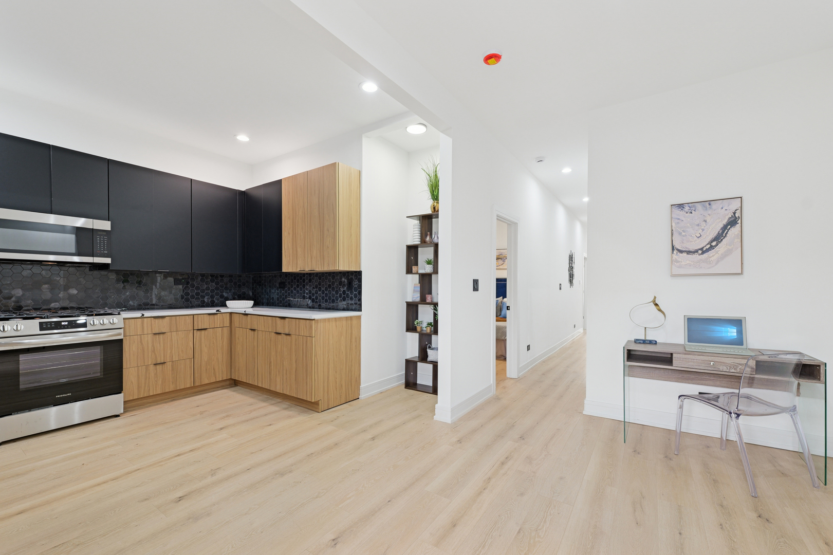 Chicago, Illinois, 60637, United States, 7 Bedrooms Bedrooms, ,Residential,For Sale,1917377