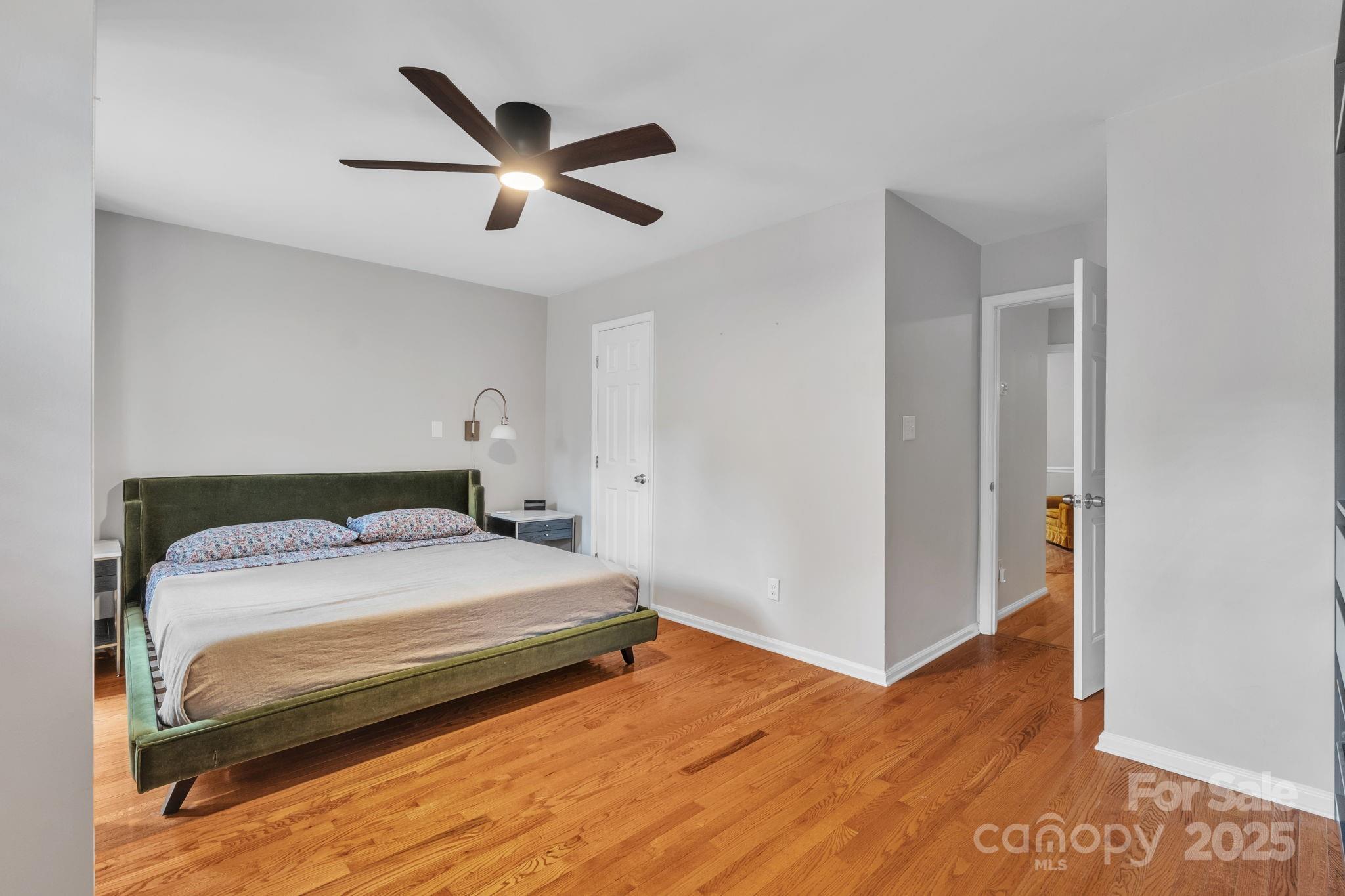 Charlotte, North Carolina, 28202, United States, 3 Bedrooms Bedrooms, ,3 BathroomsBathrooms,Residential,For Sale,1939897