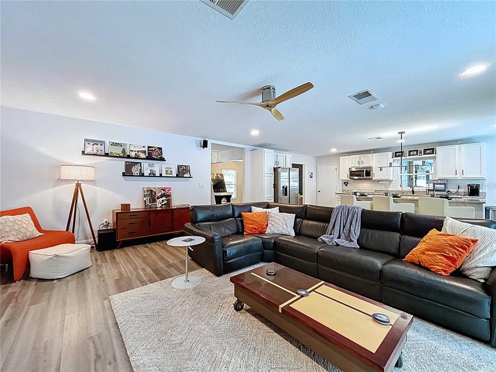 Brandon, Florida, 33511, United States, 4 Bedrooms Bedrooms, ,2 BathroomsBathrooms,Residential,For Sale,1968846