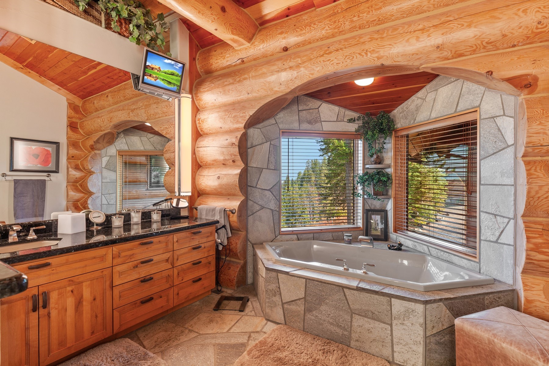  Log Estate overlooking Lake Coeur d