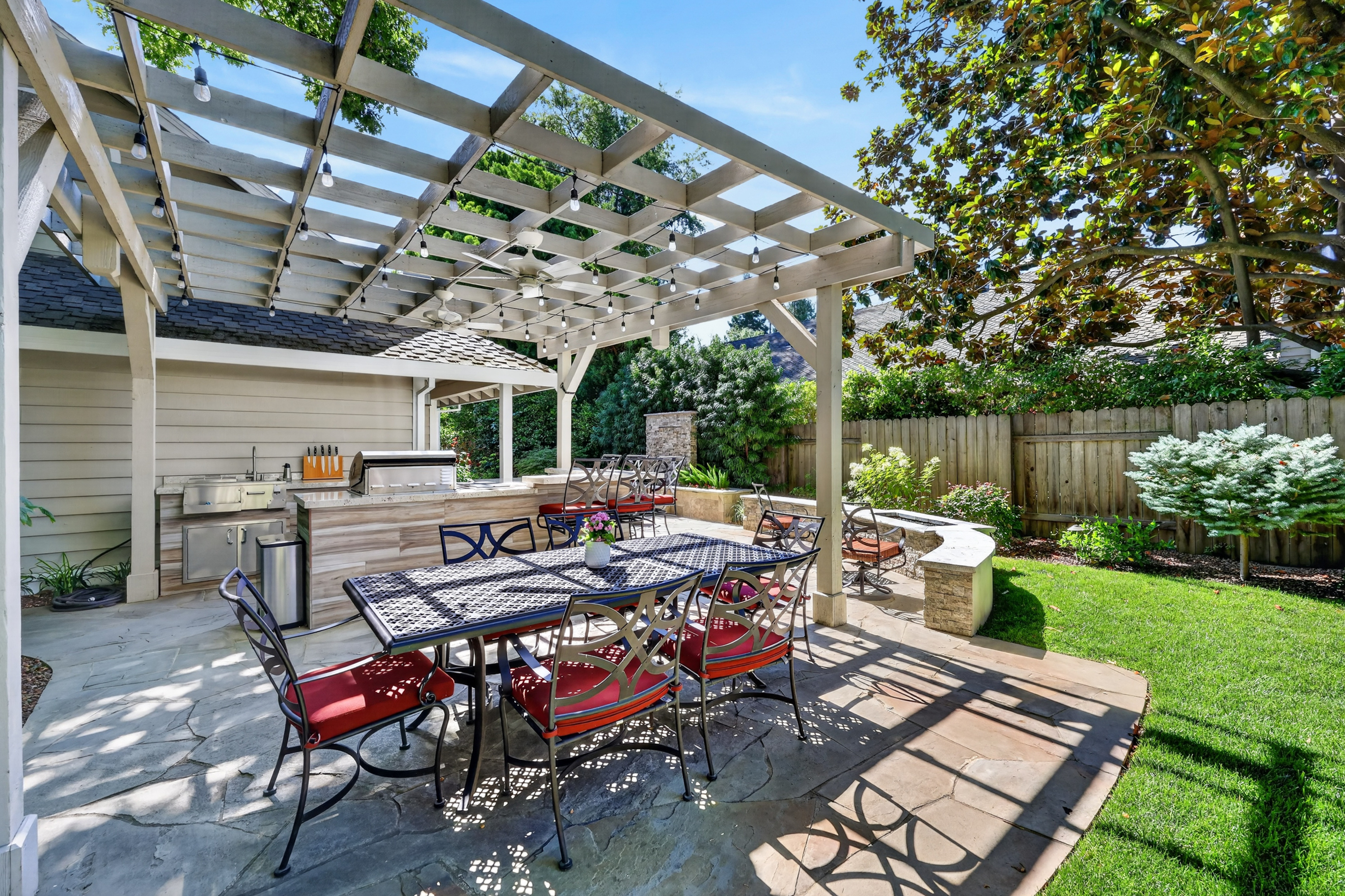  1073 Harrington Way, Carmichael, CA 95608 - 物件實景