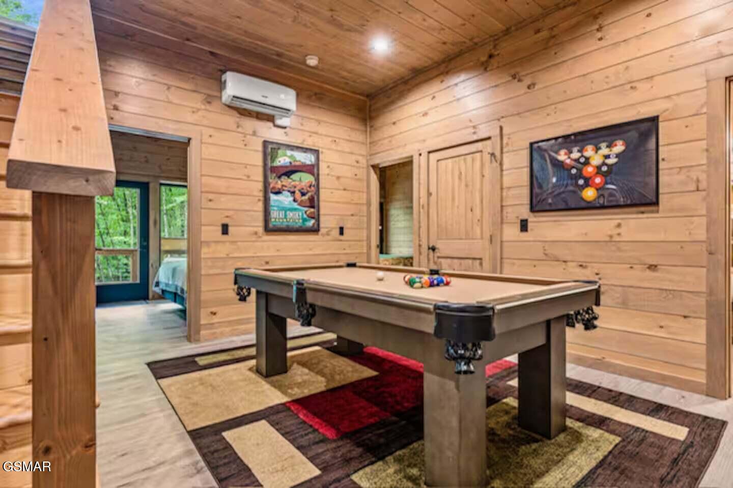 Sevierville, Tennessee, 37862, United States, 2 Bedrooms Bedrooms, ,3 BathroomsBathrooms,Residential,For Sale,1976879