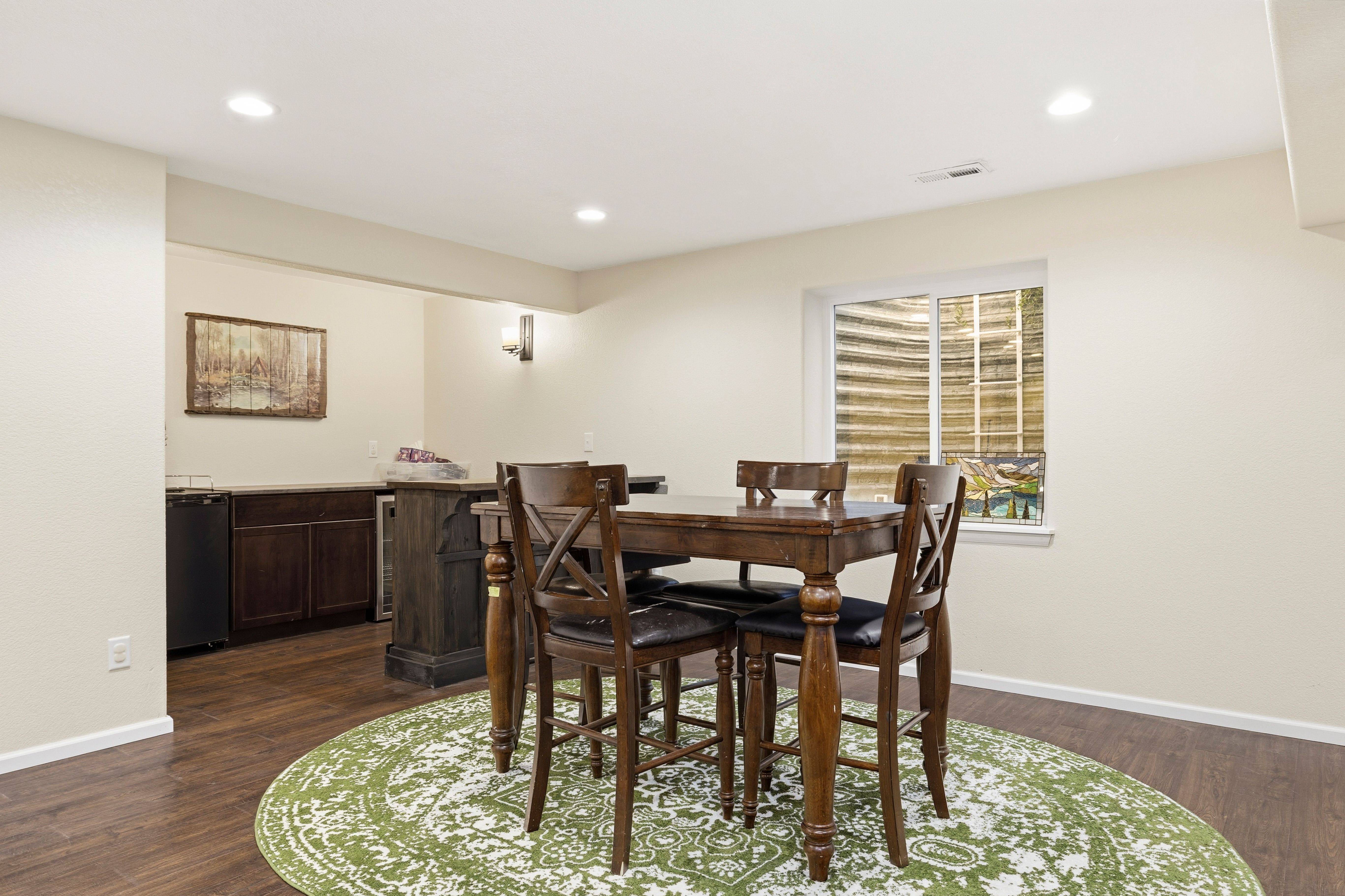  5 Bedrooms, Finished Basement, Solar Paid Off at Closing, I-25 Access - 物件實景