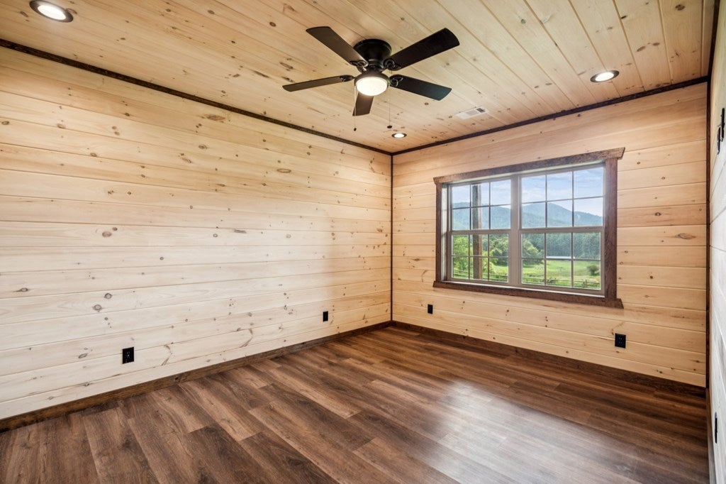 Morganton, Georgia, 30560, United States, 4 Bedrooms Bedrooms, ,3 BathroomsBathrooms,Residential,For Sale,1929478