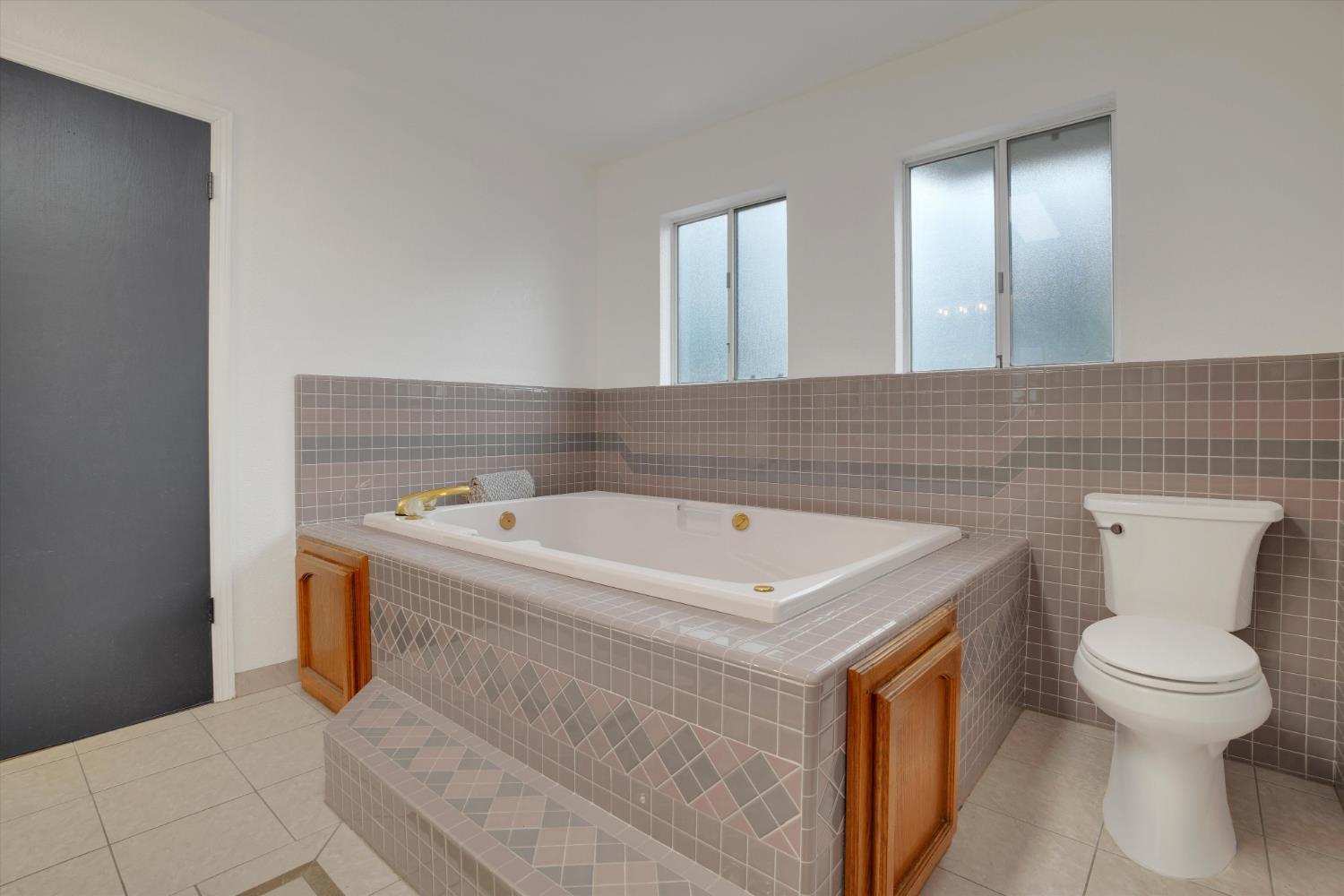 Turlock, California, 95382, United States, 4 Bedrooms Bedrooms, ,3 BathroomsBathrooms,Residential,For Sale,1975222