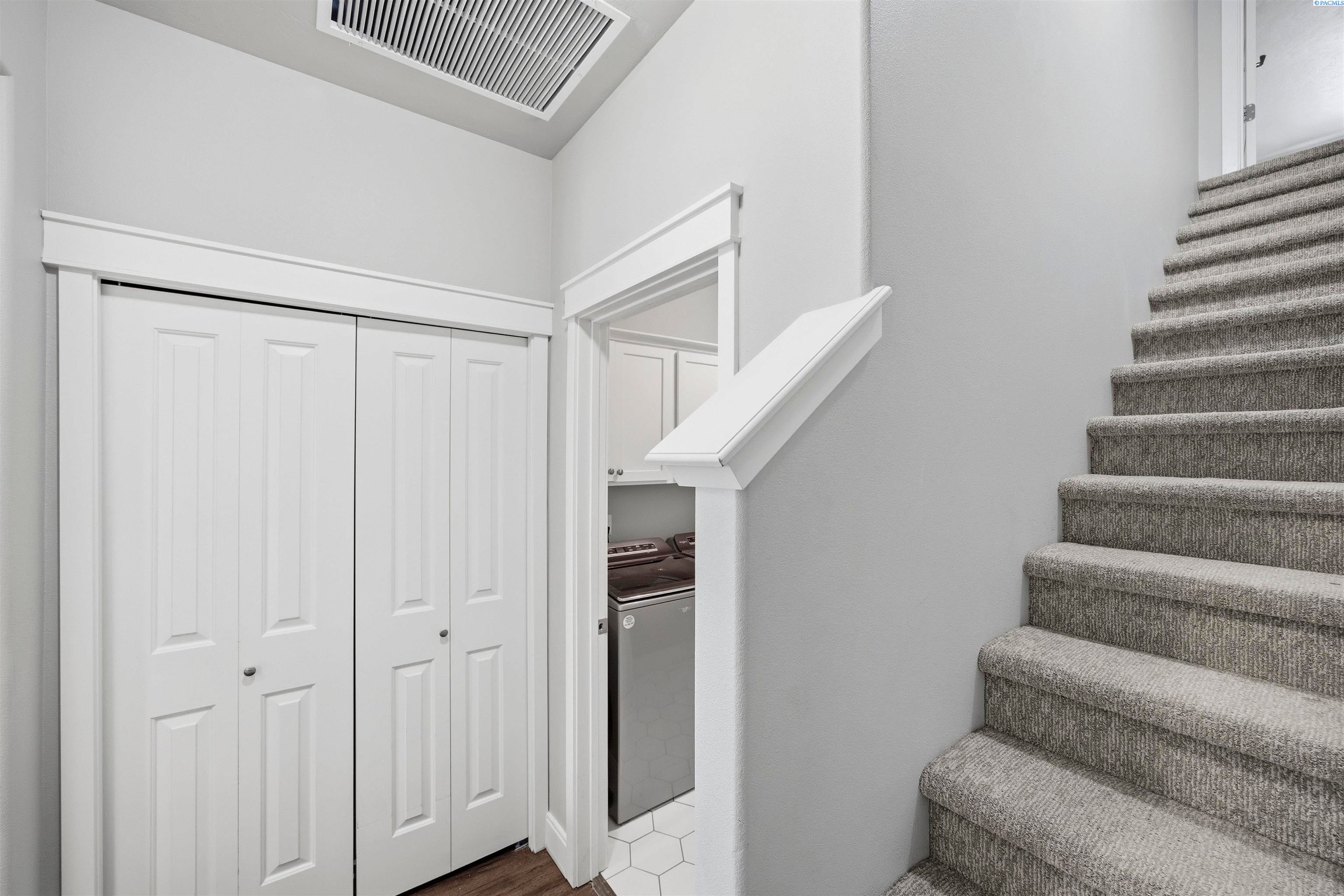 Pasco, Washington, 99301, United States, 4 Bedrooms Bedrooms, ,2 BathroomsBathrooms,Residential,For Sale,2036931