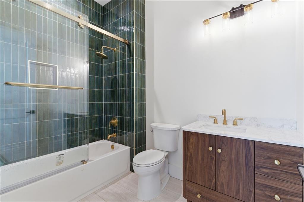 Newnan, Georgia, 30265, United States, 4 Bedrooms Bedrooms, ,5 BathroomsBathrooms,Residential,For Sale,2048163
