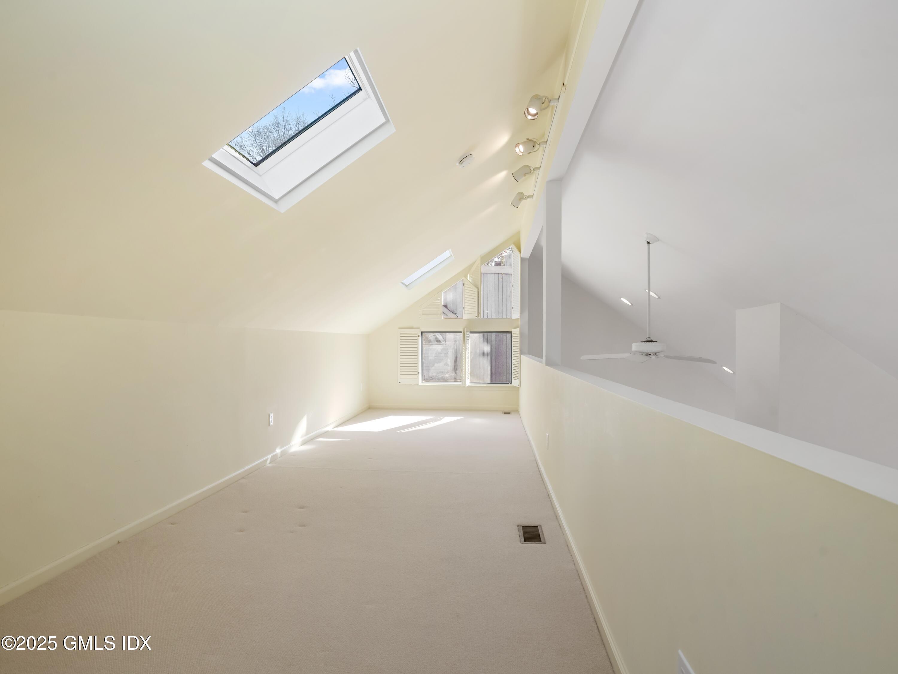 Greenwich, Connecticut, 06831, United States, 3 Bedrooms Bedrooms, ,3 BathroomsBathrooms,Residential,For Sale,2001670