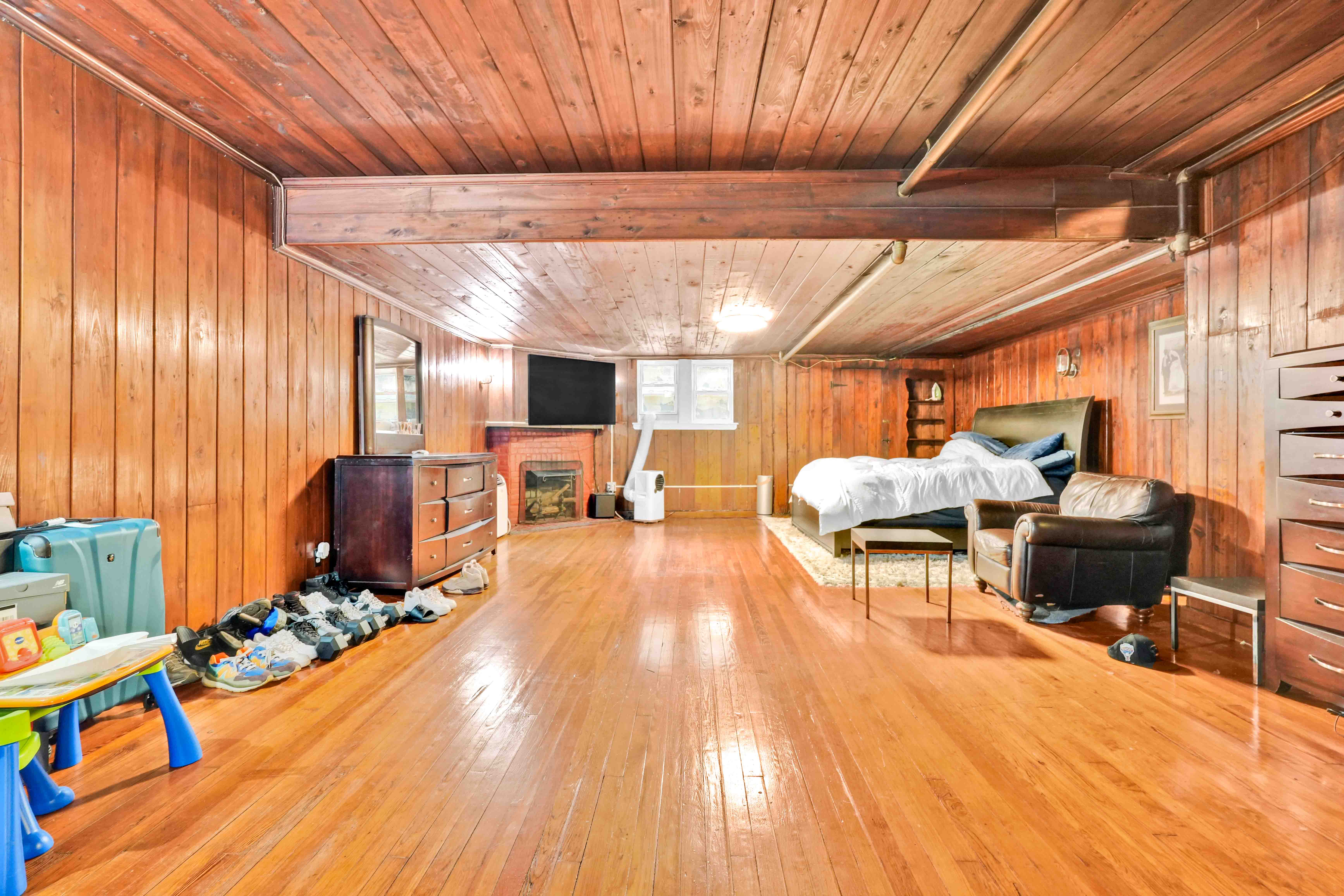 Laurelton, New York, 11413, United States, 3 Bedrooms Bedrooms, ,4 BathroomsBathrooms,Residential,For Sale,1944975