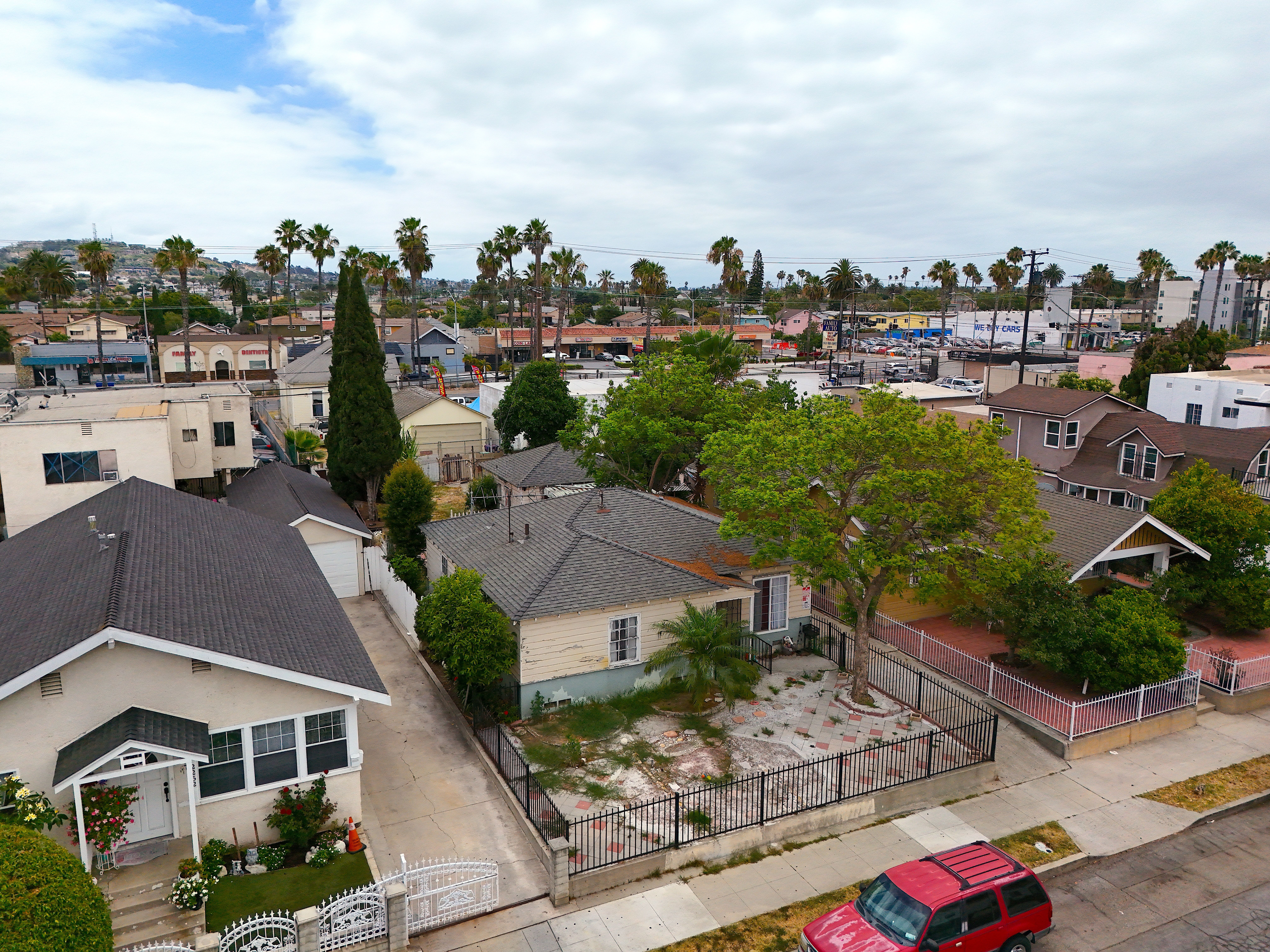  2246 Locust Avenue, Long Beach, CA 90806 - 物件實景