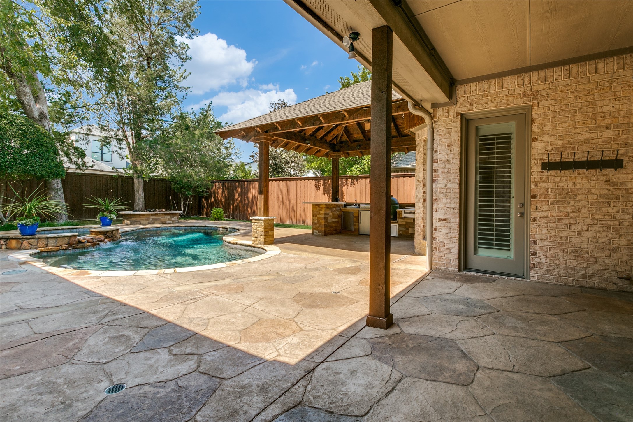 Grapevine, Texas, 76092, United States, 4 Bedrooms Bedrooms, ,3 BathroomsBathrooms,Residential,For Sale,1951115