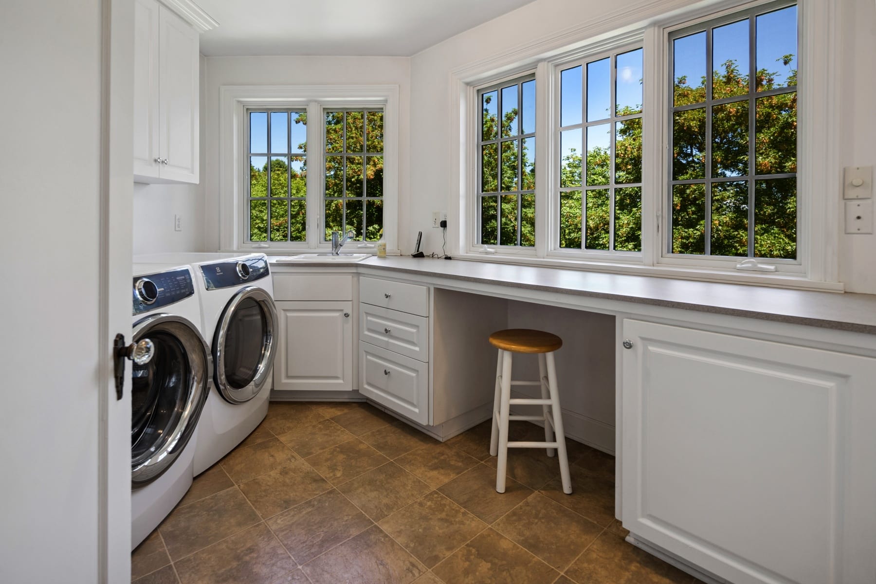  5570 SW MENEFEE DR Portland, OR 97239 - 物件實景