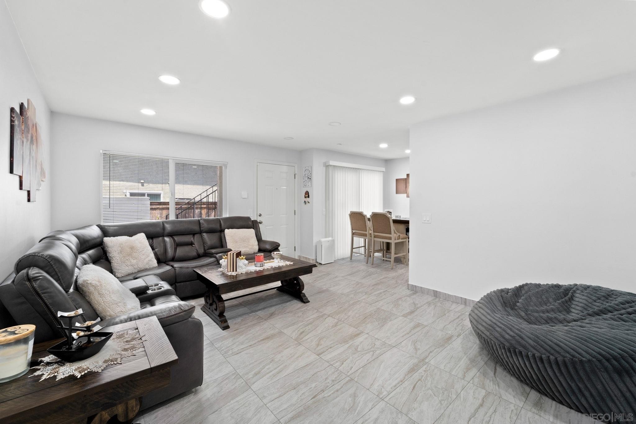 El Cajon, California, 92020, United States, 3 Bedrooms Bedrooms, ,2 BathroomsBathrooms,Residential,For Sale,1784508