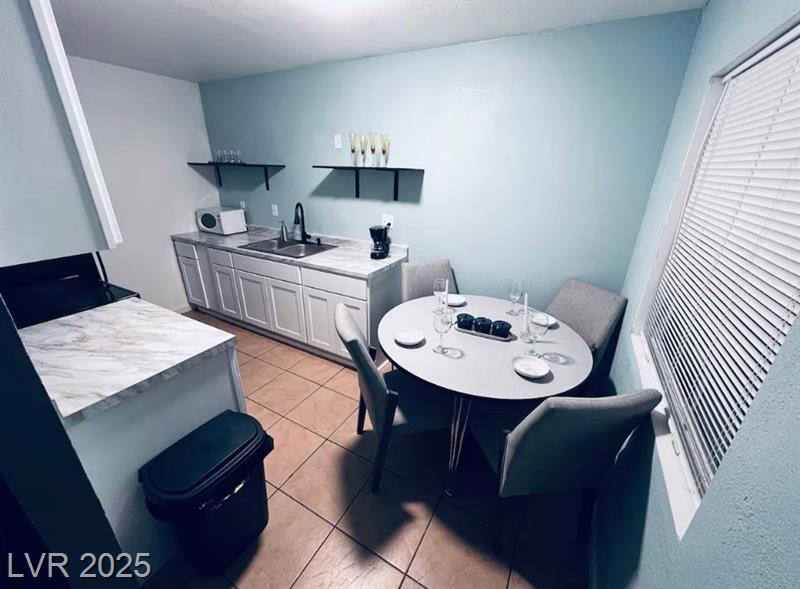 Las Vegas, Nevada, 89106, United States, 4 Bedrooms Bedrooms, ,4 BathroomsBathrooms,Residential,For Sale,1979989