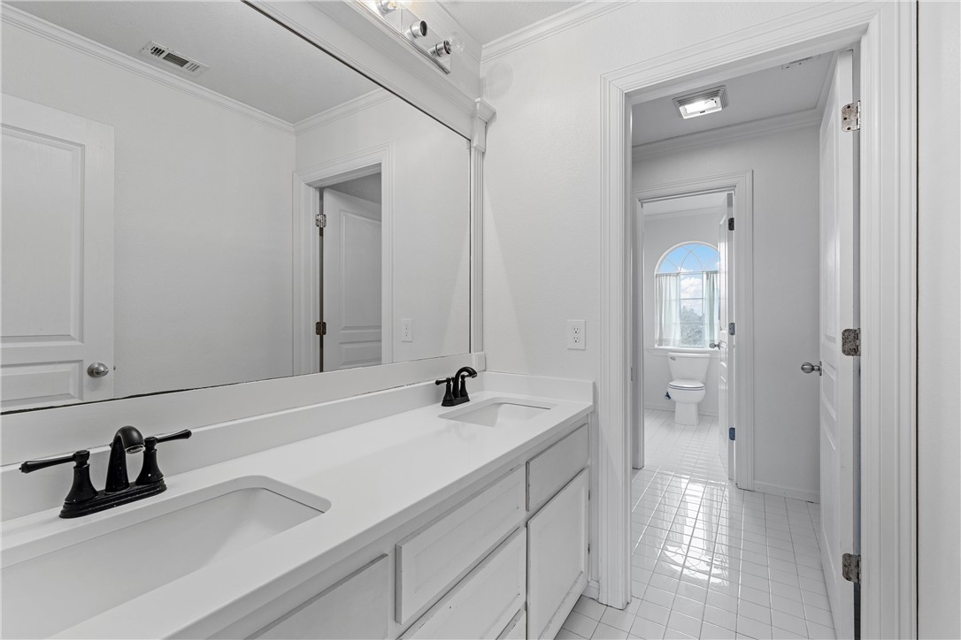 Lorena, Texas, 76655, United States, 5 Bedrooms Bedrooms, ,5 BathroomsBathrooms,Residential,For Sale,1906536