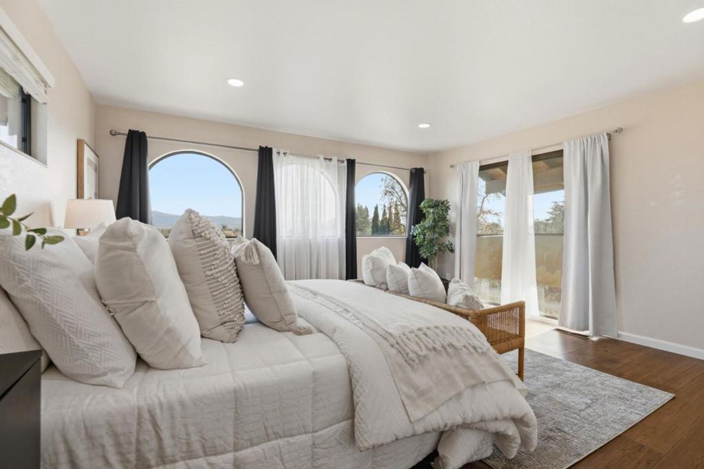 Hollister, California, 95023, United States, 3 Bedrooms Bedrooms, ,2 BathroomsBathrooms,Residential,For Sale,2005806