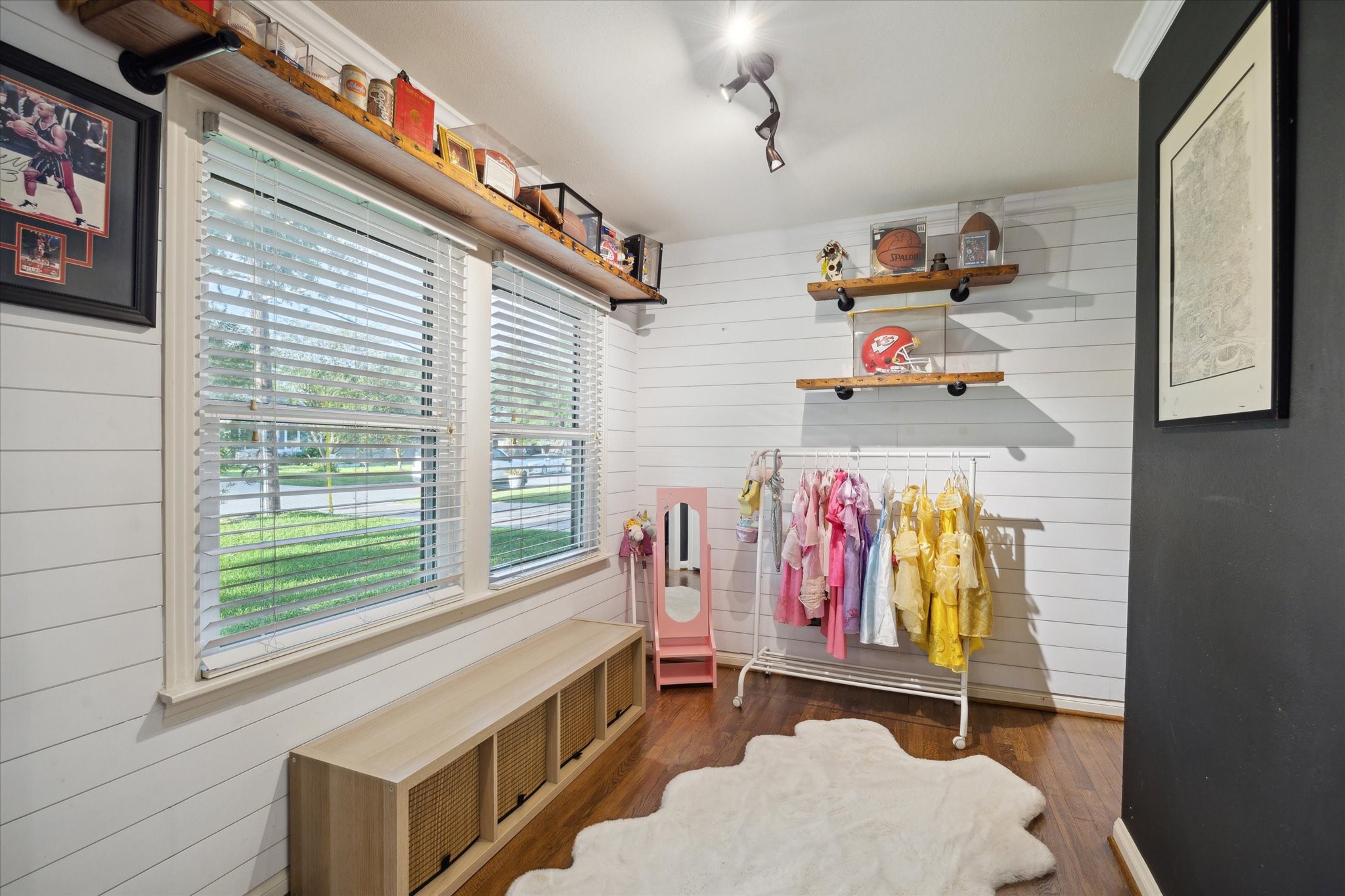  4509 Randwick Drive - 物件實景