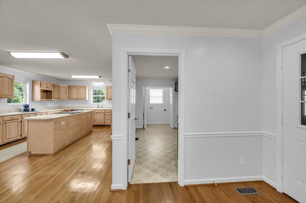 Moore, South Carolina, 29369, United States, 5 Bedrooms Bedrooms, ,4 BathroomsBathrooms,Residential,For Sale,1929120