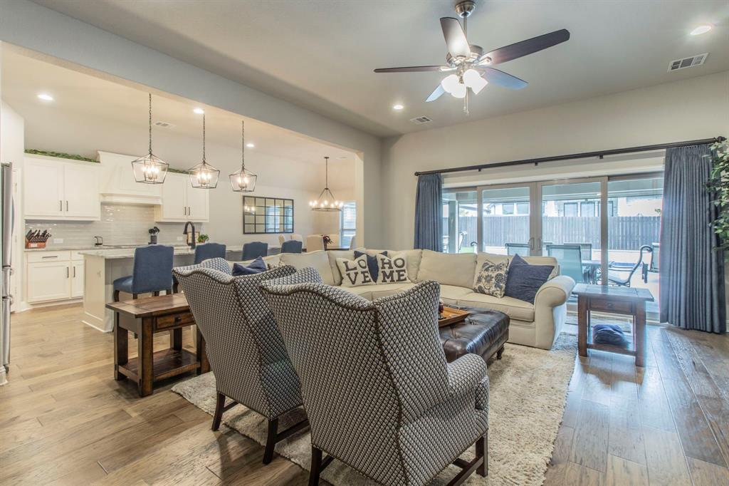 Waxahachie, Texas, 75165, United States, 4 Bedrooms Bedrooms, ,3 BathroomsBathrooms,Residential,For Sale,1920733