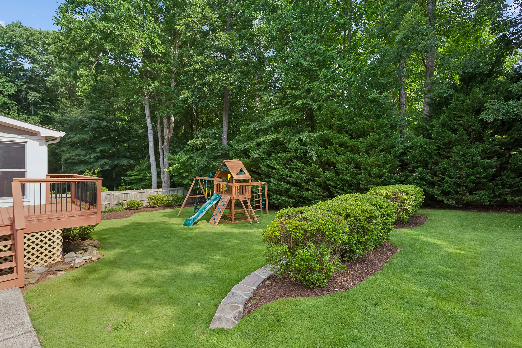  Beautifully Updated Four Bedroom Home in an Active Swim/Tennis Community - 物件實景