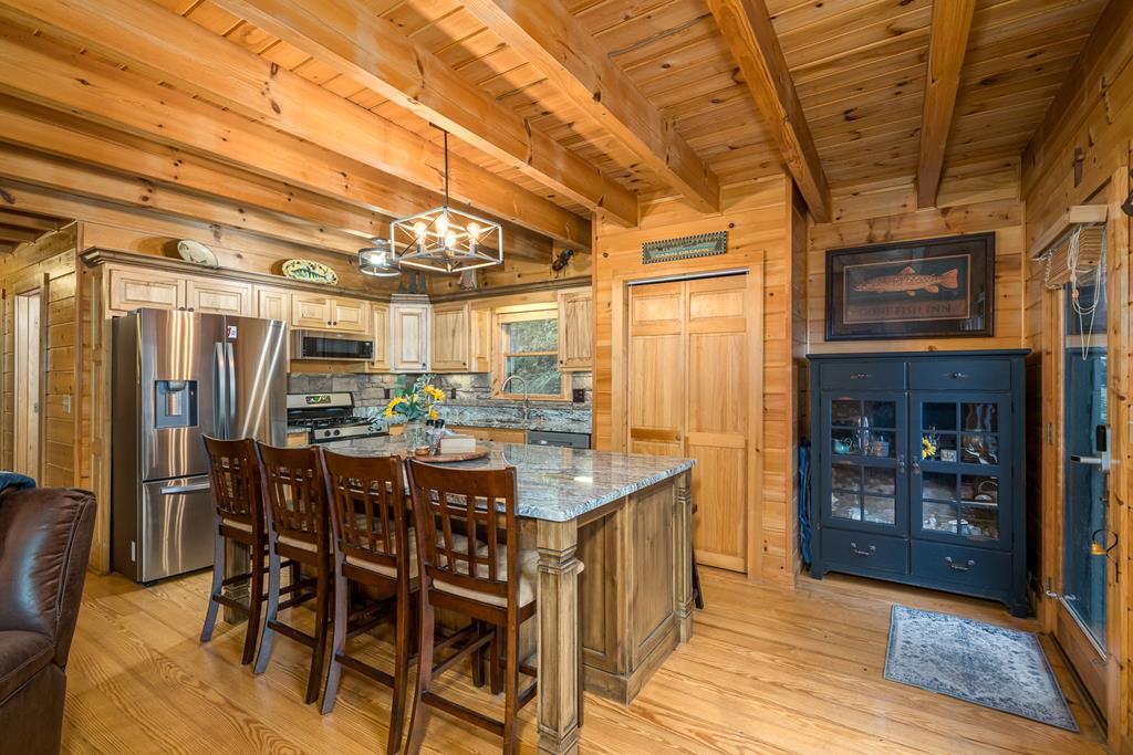 Ellijay, Georgia, 30540, United States, 3 Bedrooms Bedrooms, ,2 BathroomsBathrooms,Residential,For Sale,1972067