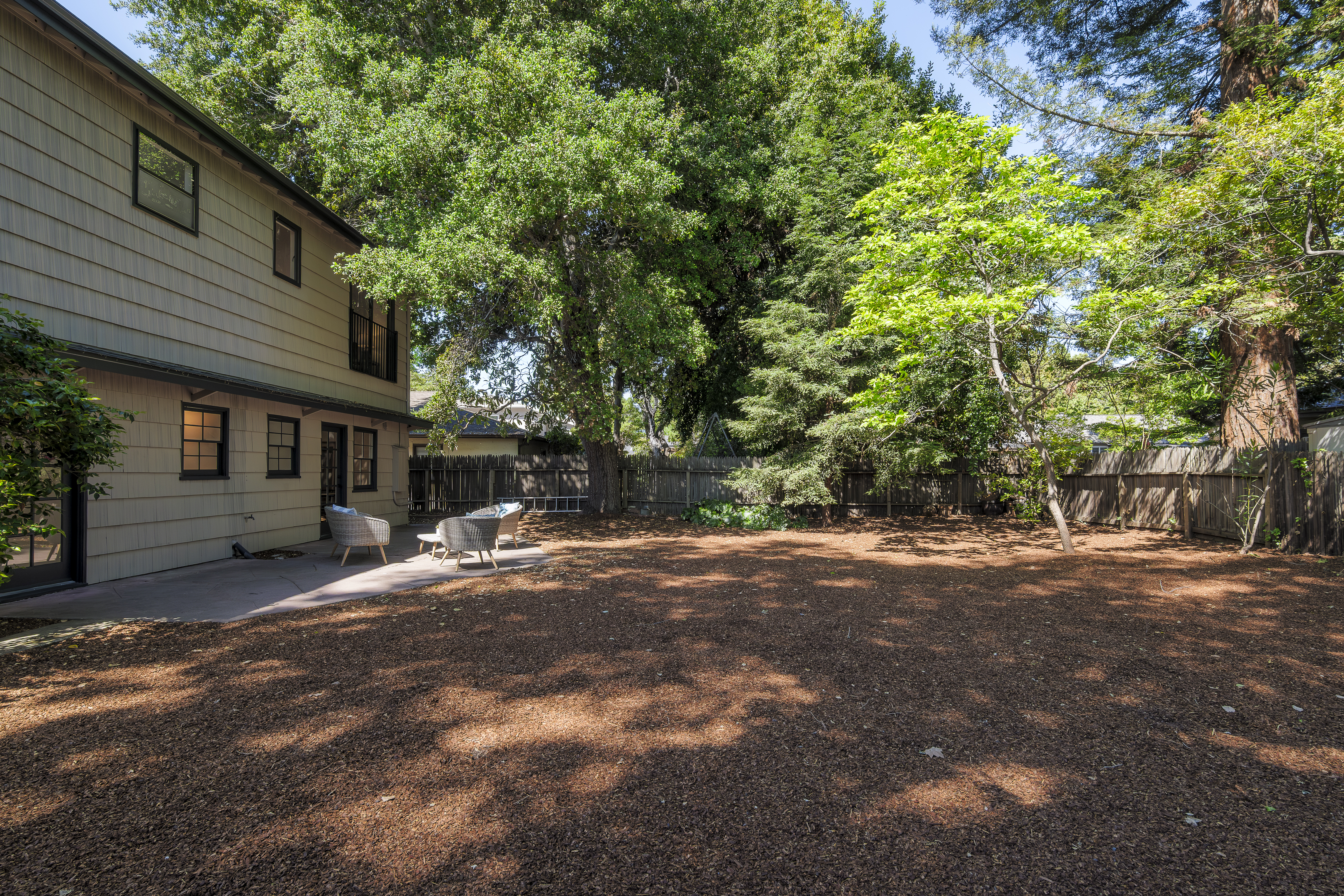  Updated Traditional Home on a Large Lot - 物件實景