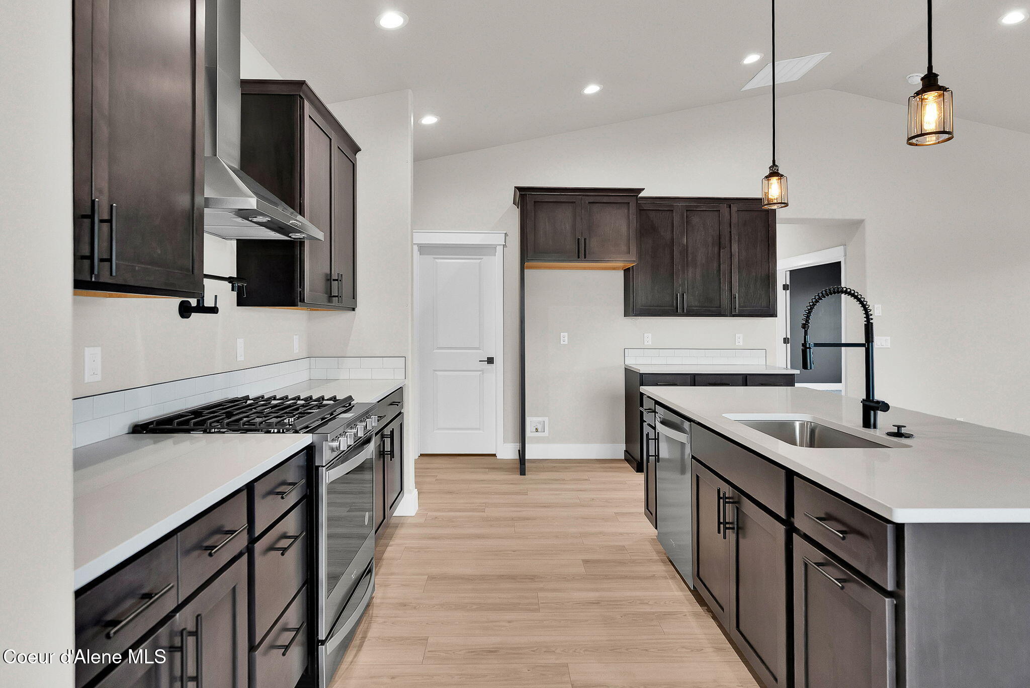 Rathdrum, Idaho, 83858, United States, 5 Bedrooms Bedrooms, ,1 BathroomBathrooms,Residential,For Sale,1989030