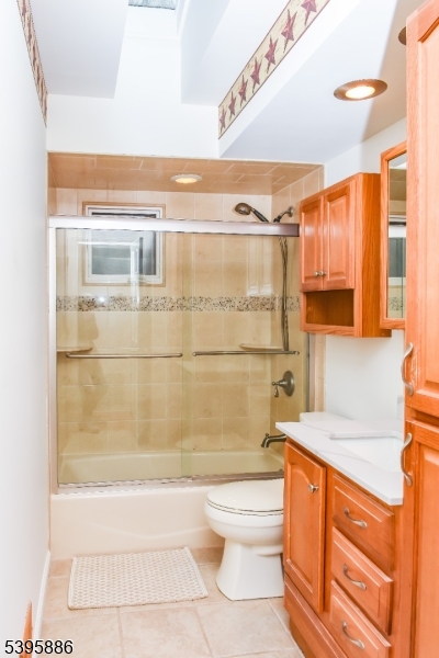 Mount Olive Twp., New Jersey, 07836, United States, 4 Bedrooms Bedrooms, ,2 BathroomsBathrooms,Residential,For Sale,1987785