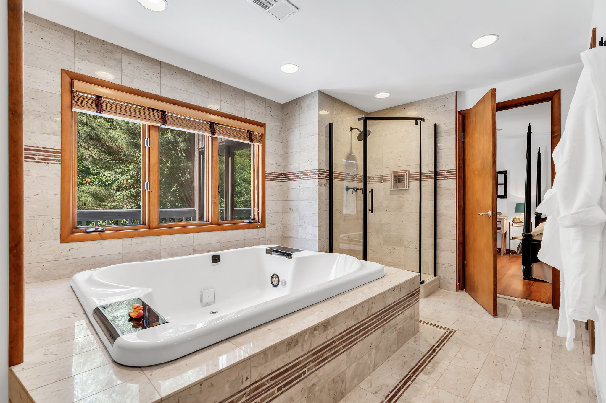 267 E Highland Avenue - 物件實景