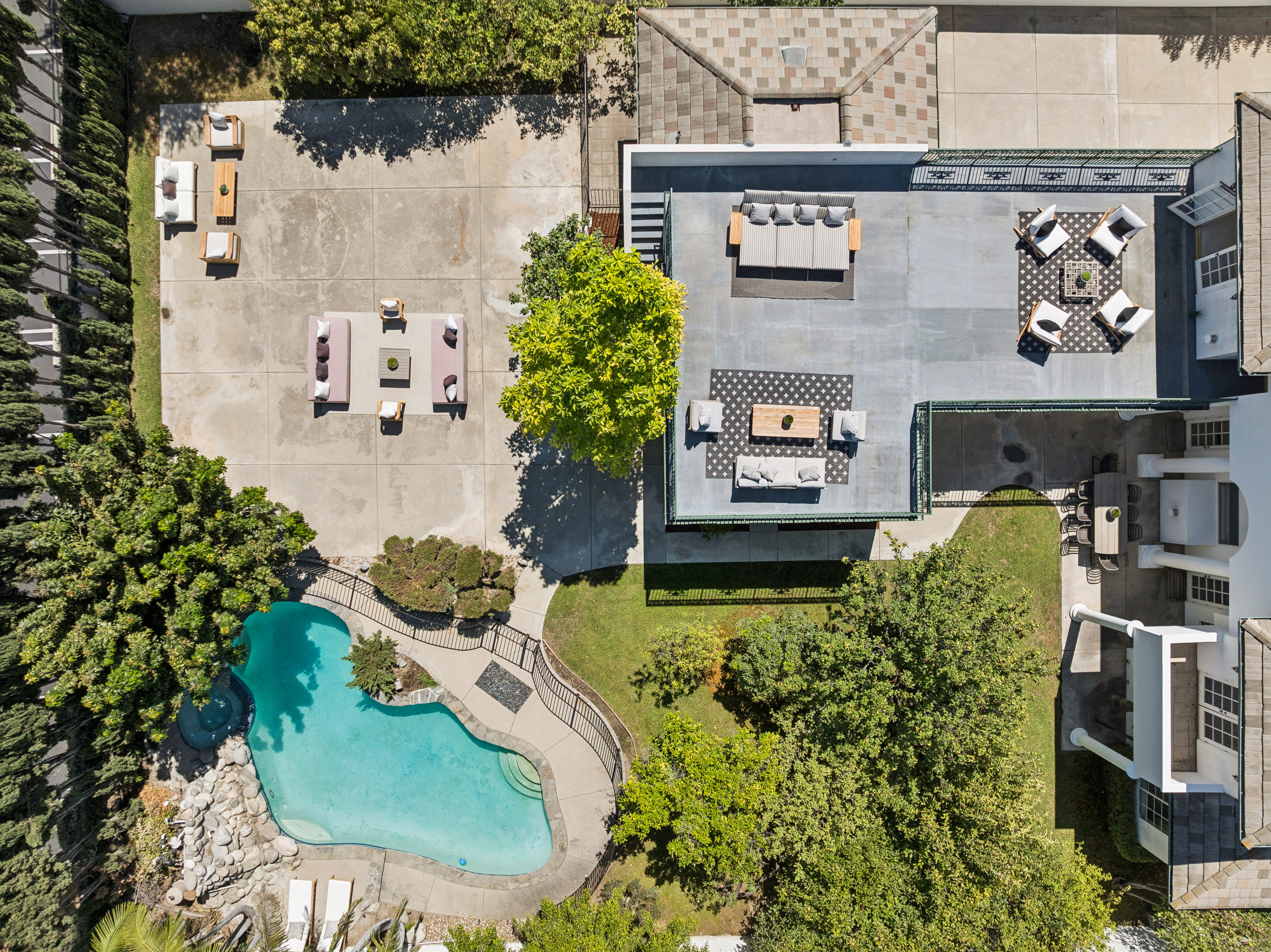  515 West Le Roy Avenue - 物件實景