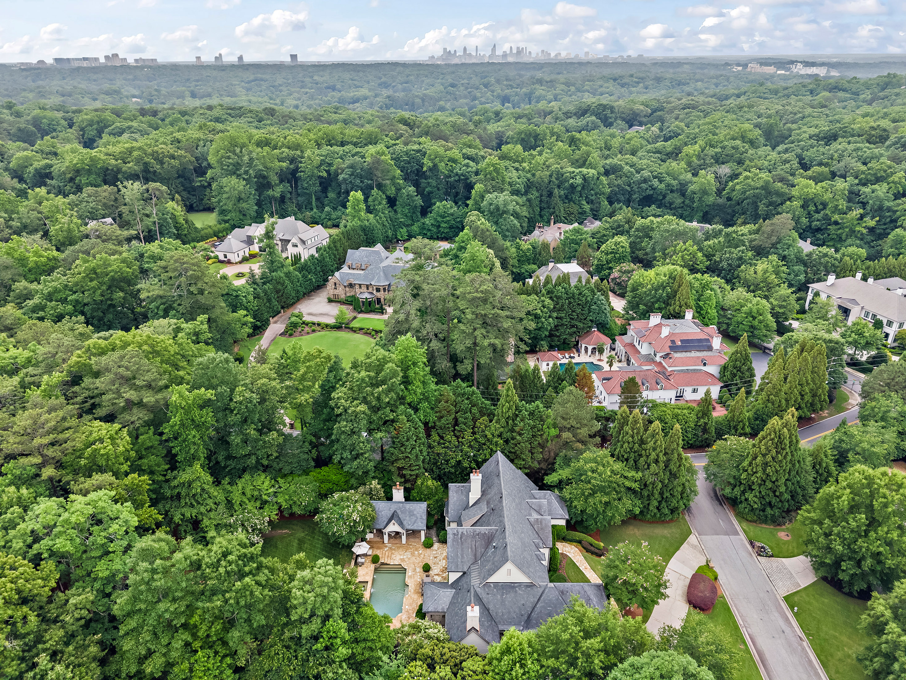  Stunning Custom-designed Home with Exceptional Indoor-Outdoor Living - 物件實景