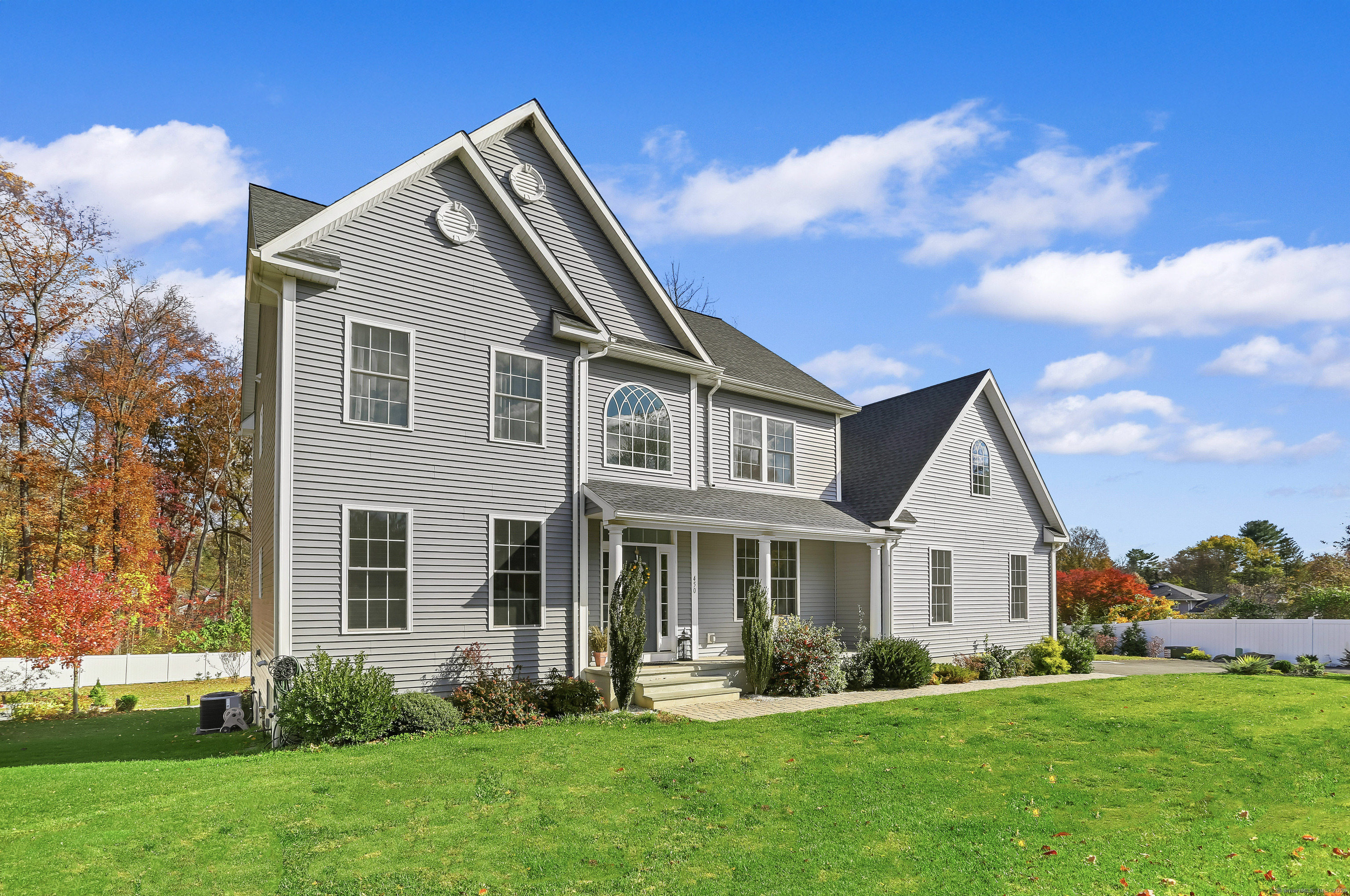 Stratford, Connecticut, 06614, United States, 4 Bedrooms Bedrooms, ,3 BathroomsBathrooms,Residential,For Sale,1987695