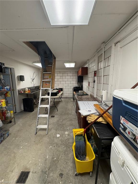 Sanford, North Carolina, 27330, United States, ,1 BathroomBathrooms,Residential,For Sale,1933275