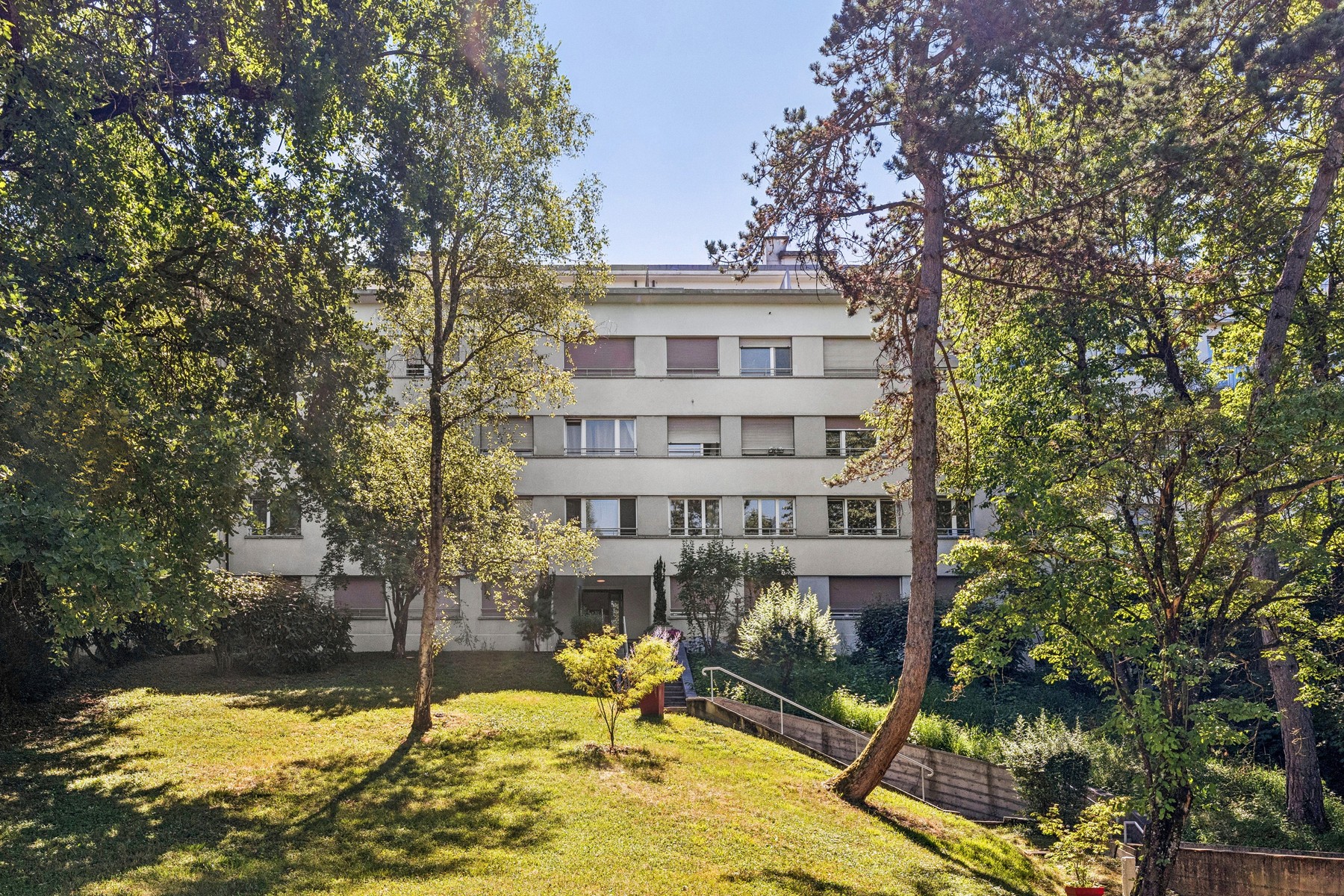  OPPORTUNITY: SPACIOUS, BRIGHT 3-ROOM APARTMENT SURROUNDED BY GREENERY - 物件實景