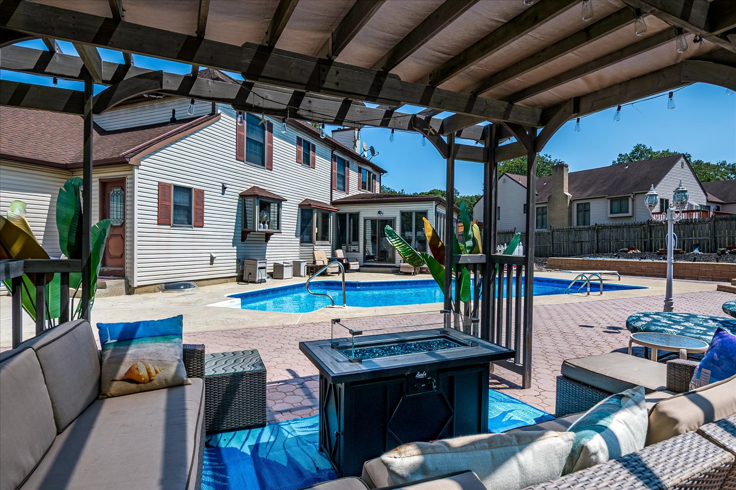 Eatontown, New Jersey, 07724, United States, 9 Bedrooms Bedrooms, ,4 BathroomsBathrooms,Residential,For Sale,1910757