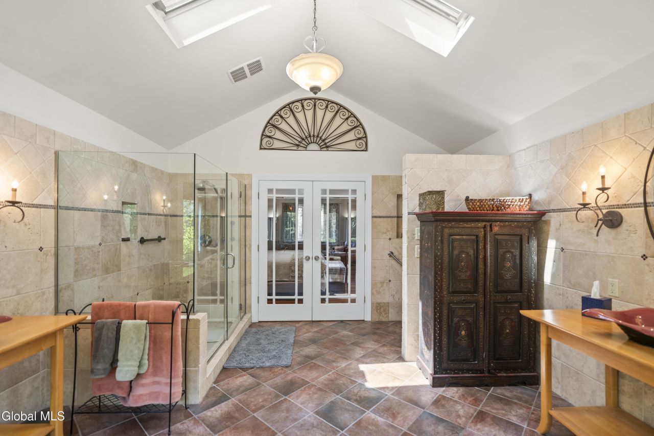 Coeymans Hollow, New York, 12046, United States, 4 Bedrooms Bedrooms, ,3 BathroomsBathrooms,Residential,For Sale,1907699