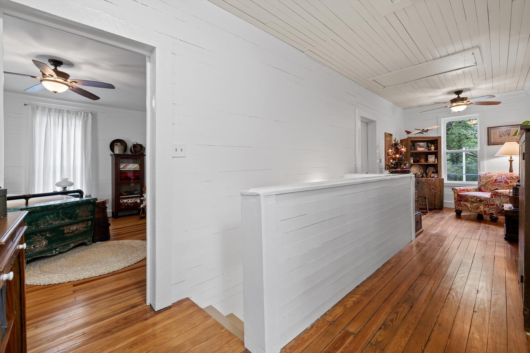 Mentone, Alabama, 35984, United States, 3 Bedrooms Bedrooms, ,2 BathroomsBathrooms,Residential,For Sale,1973723